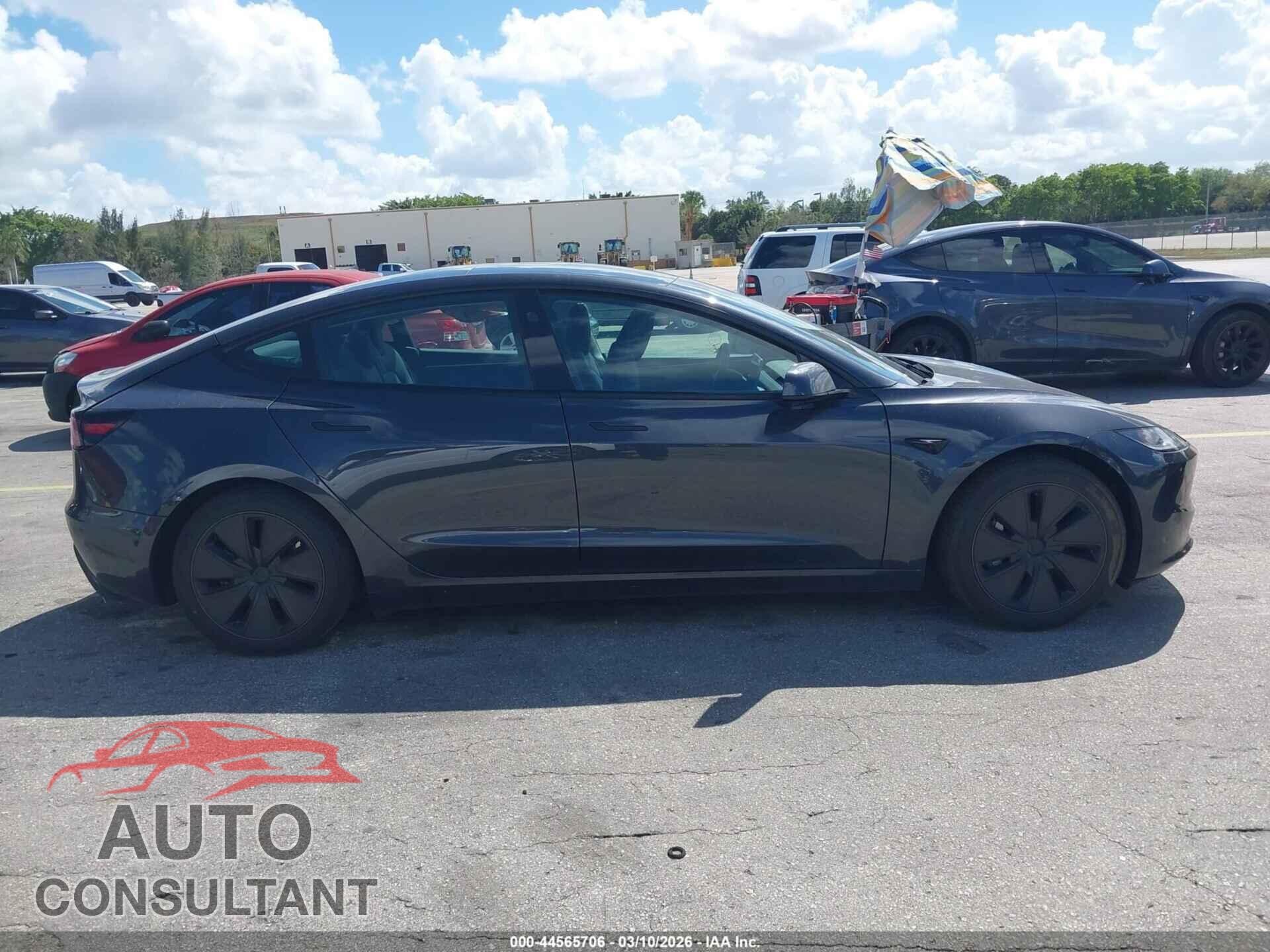 TESLA MODEL 3 2024 - 5YJ3E1EA3RF731350
