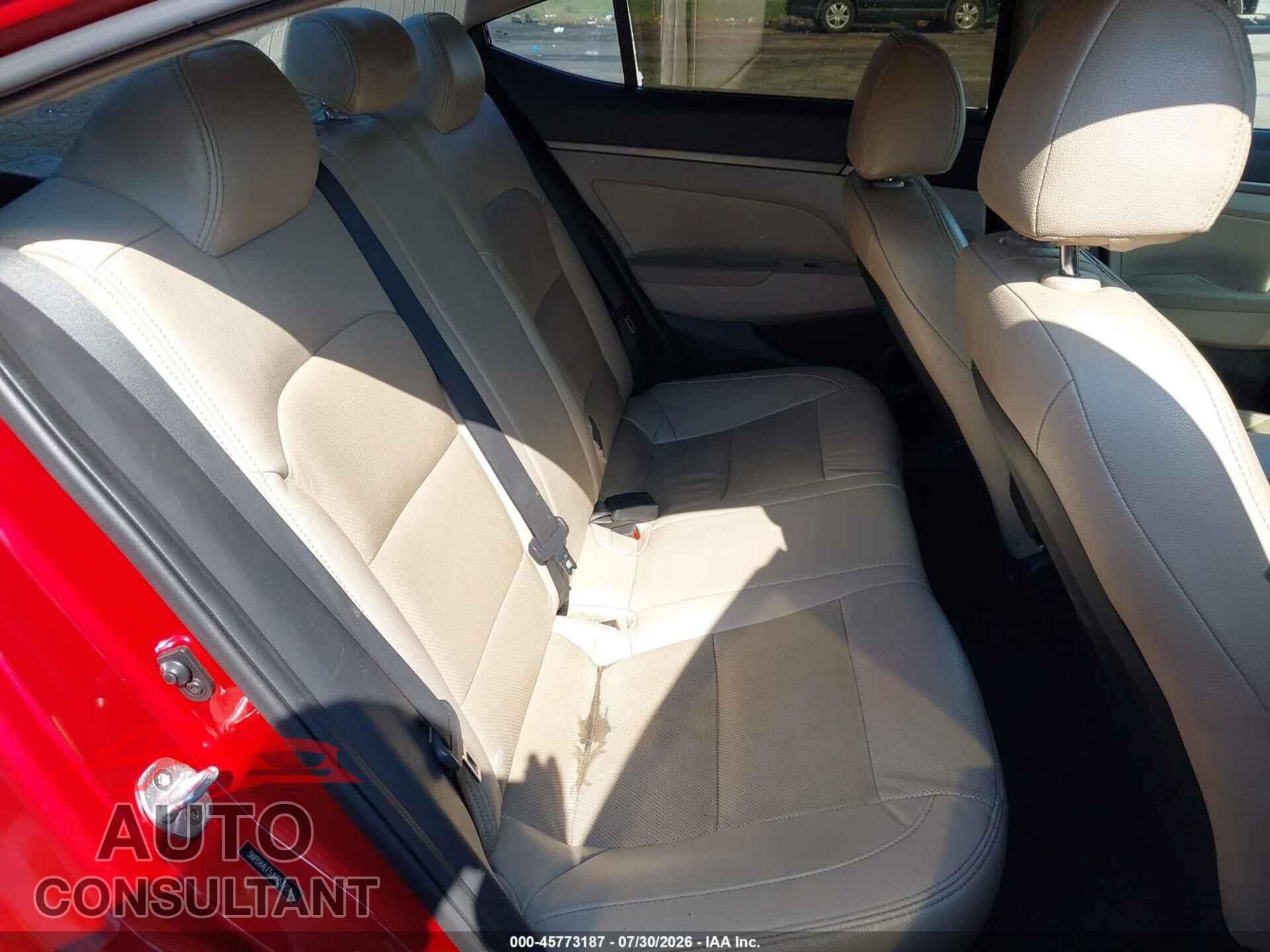 HYUNDAI ELANTRA 2018 - 5NPD84LF5JH257404