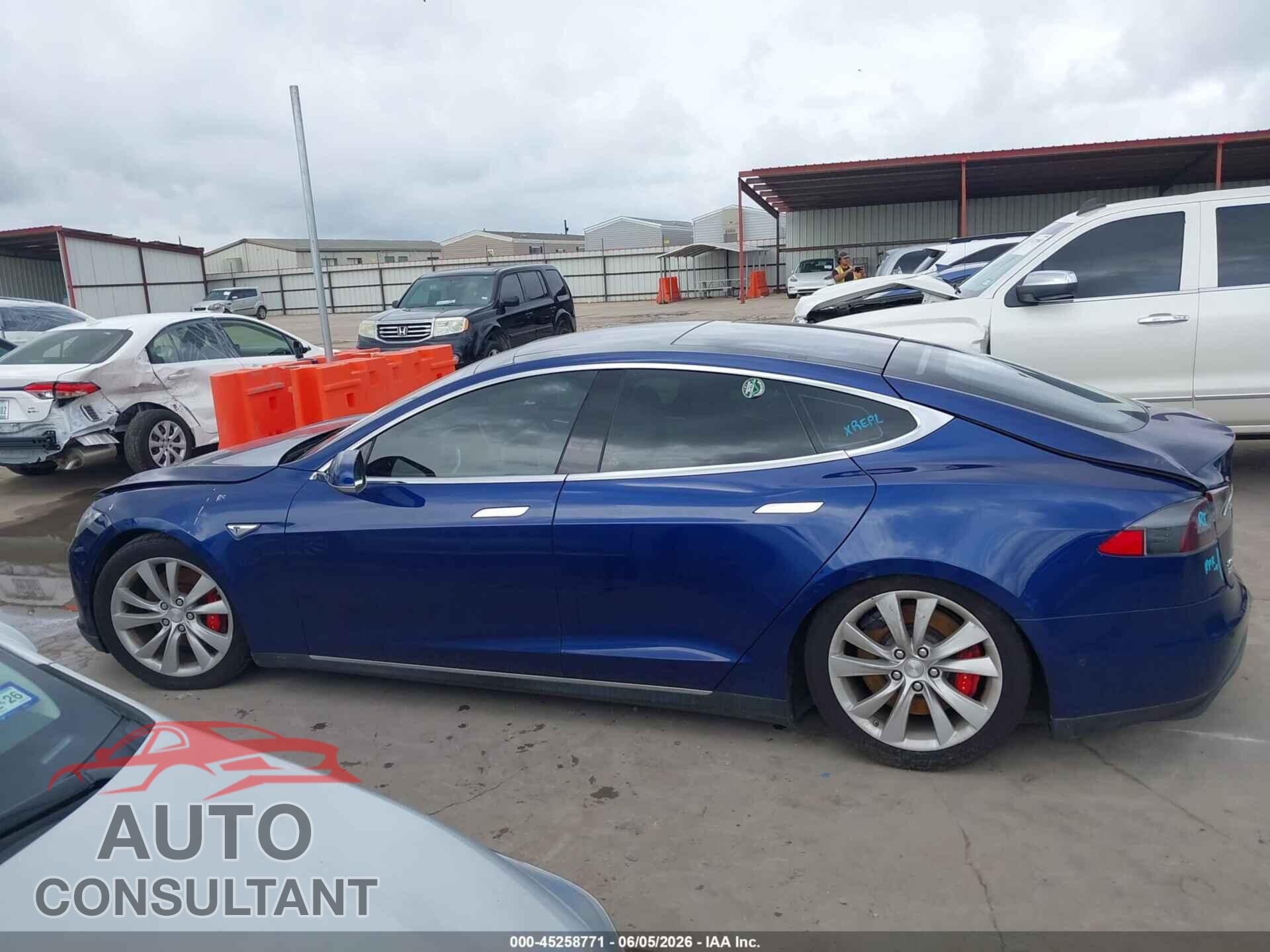 TESLA MODEL S 2016 - 5YJSA1E4XGF136901
