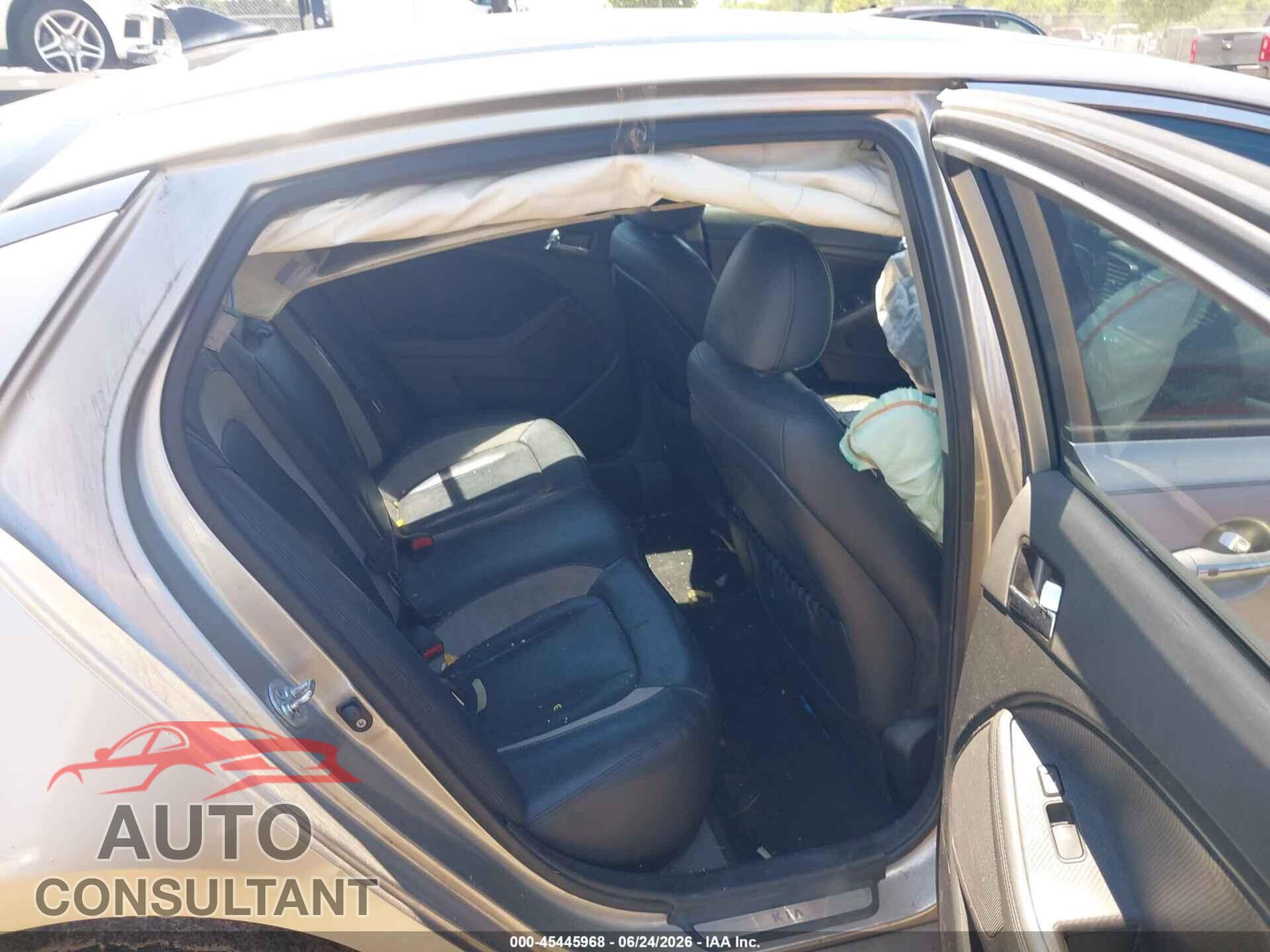 KIA OPTIMA 2011 - KNAGR4A63B5122496