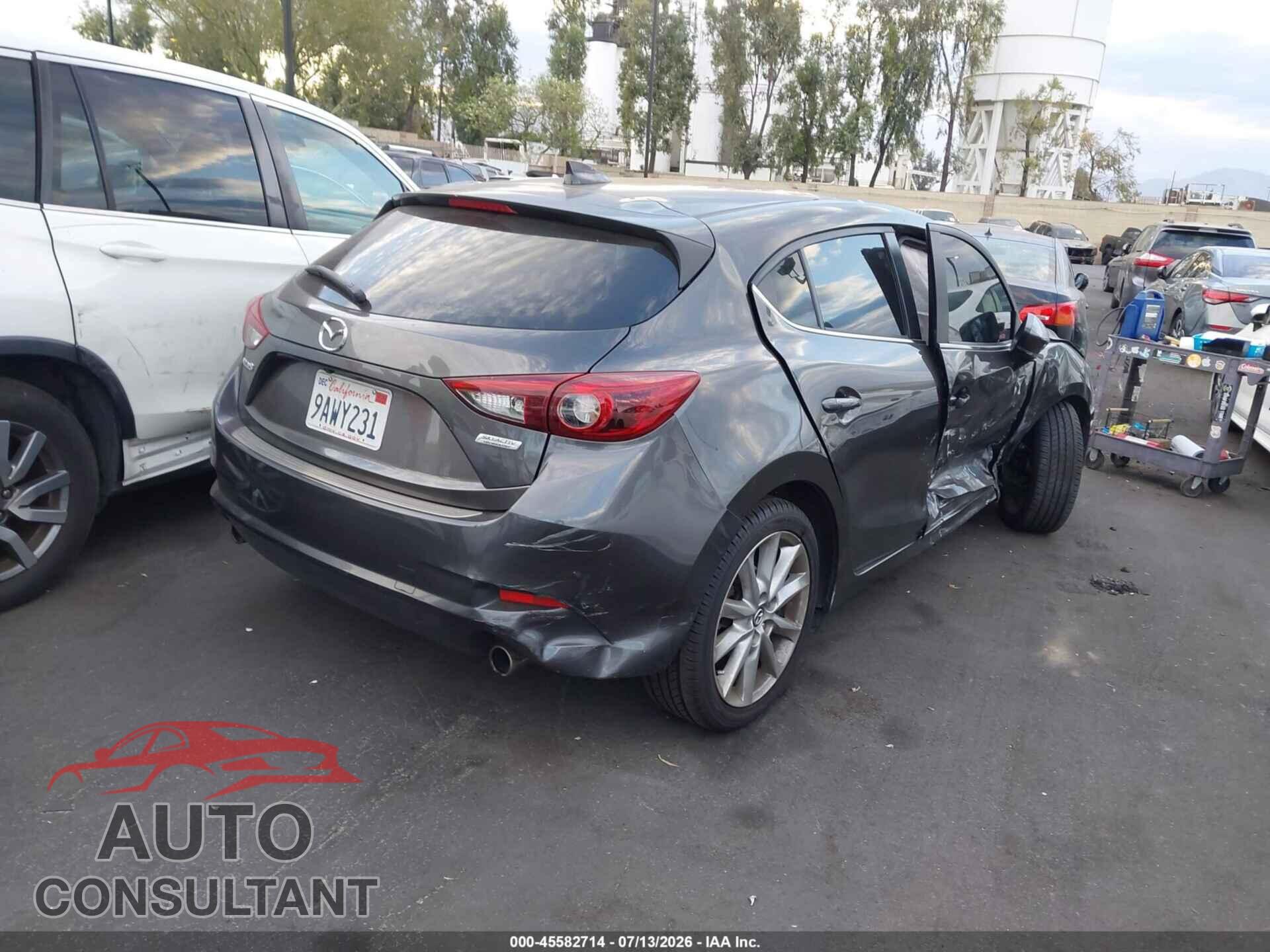 MAZDA MAZDA3 2017 - JM1BN1M37H1122123