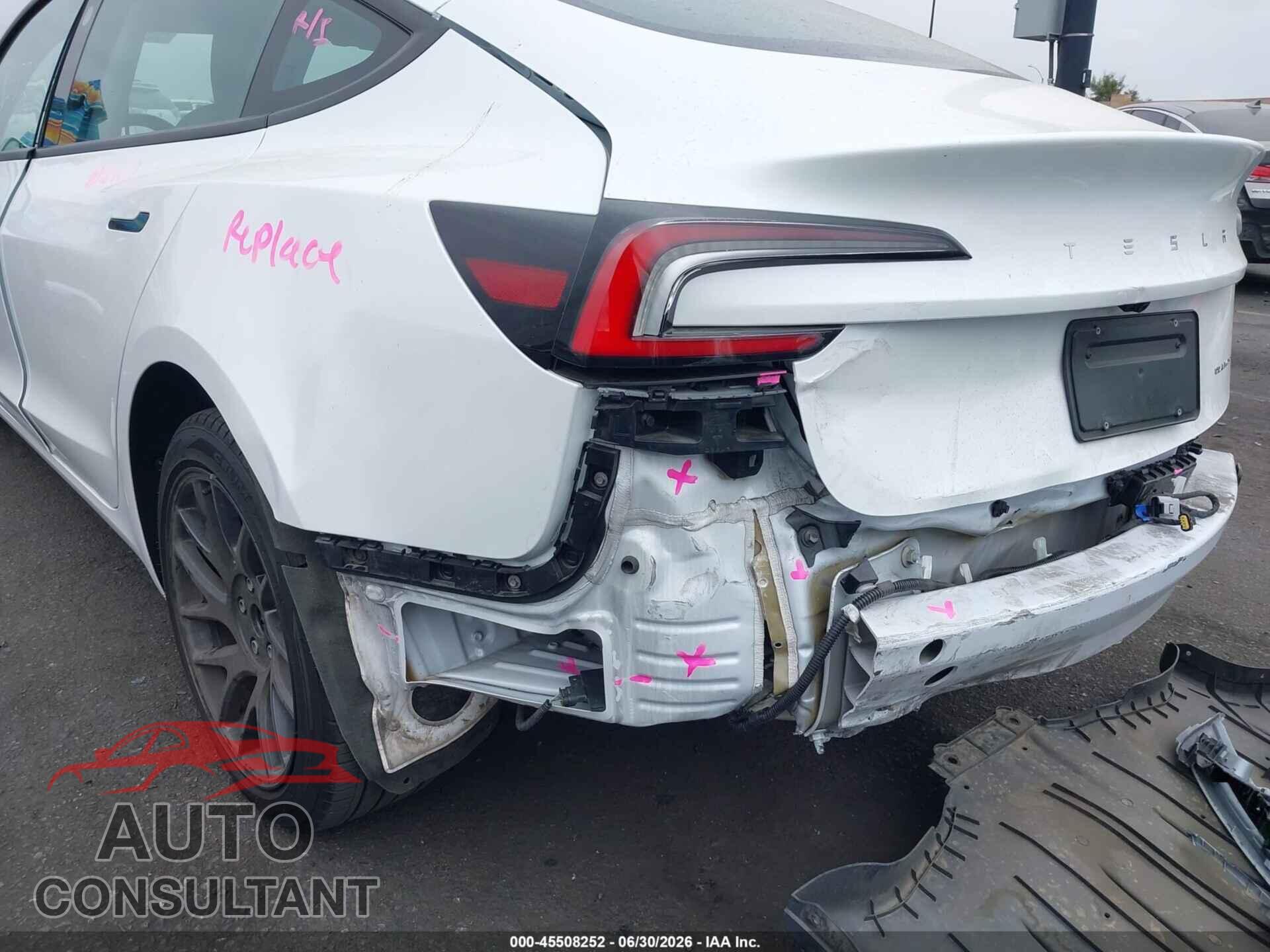 TESLA MODEL 3 2024 - 5YJ3E1EB2RF735494