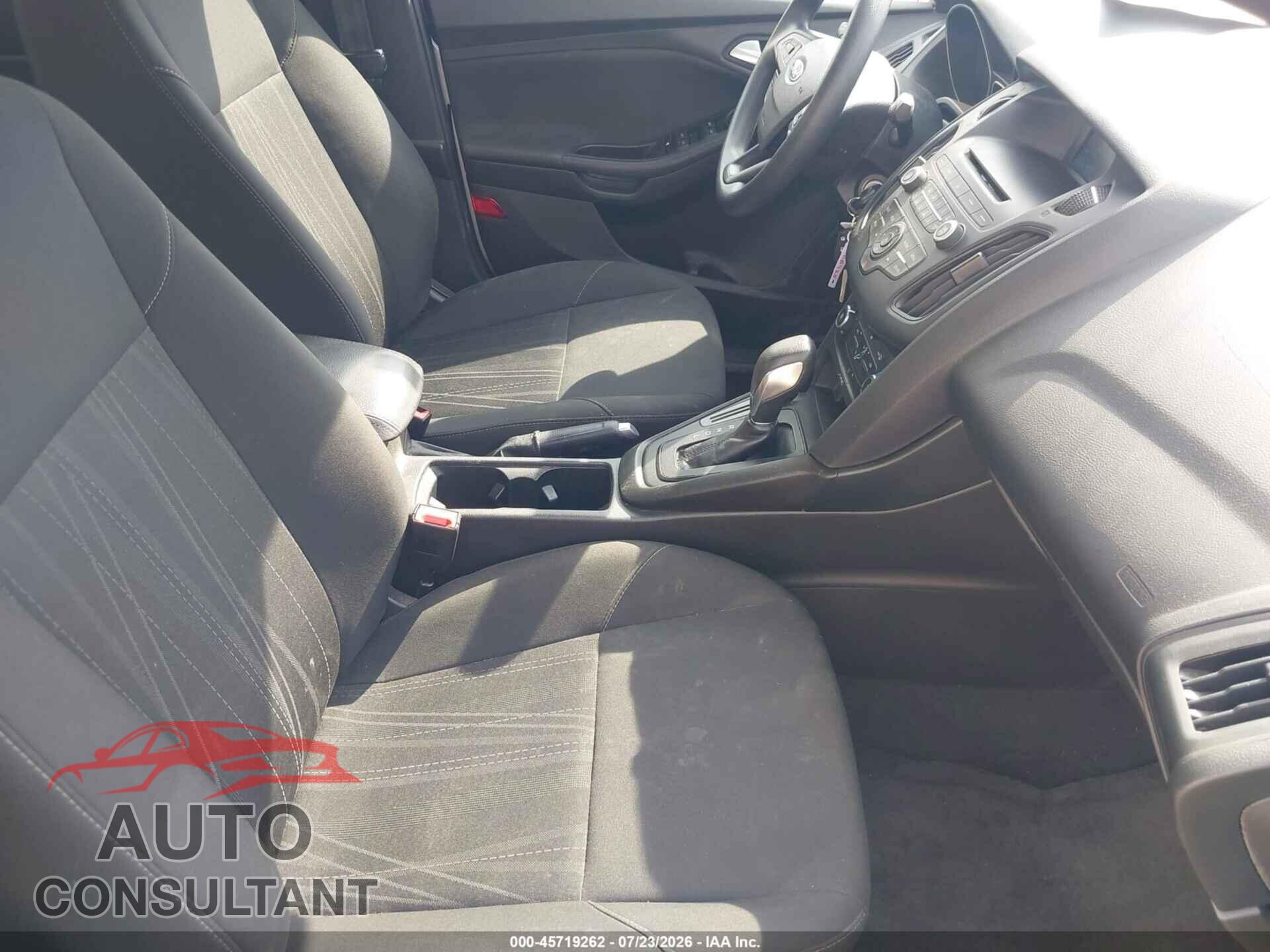 FORD FOCUS 2017 - 1FADP3F24HL288435