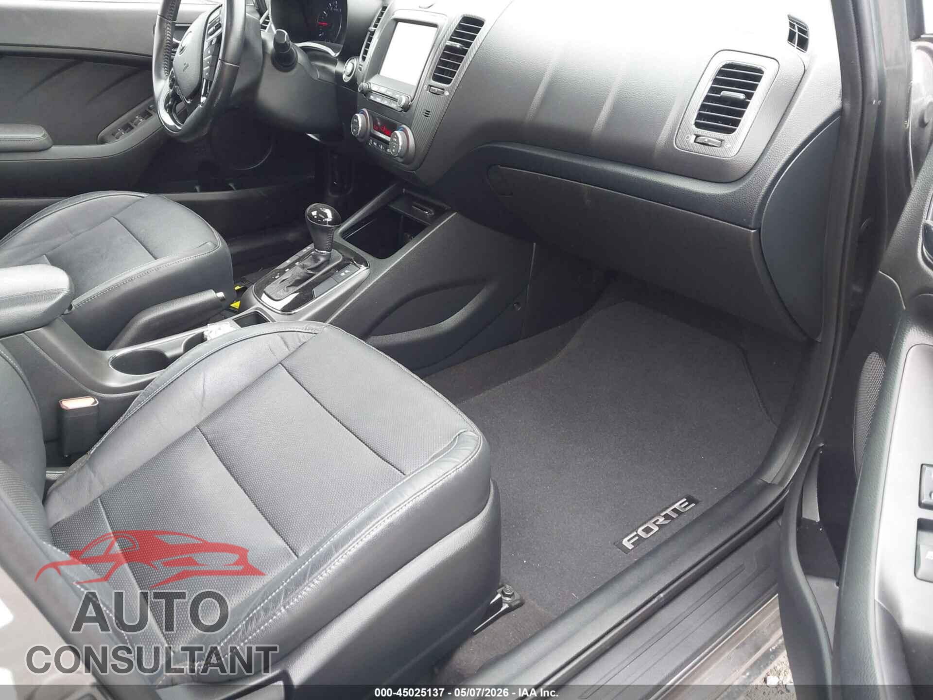 KIA FORTE 2017 - KNAFX5A86H5676018
