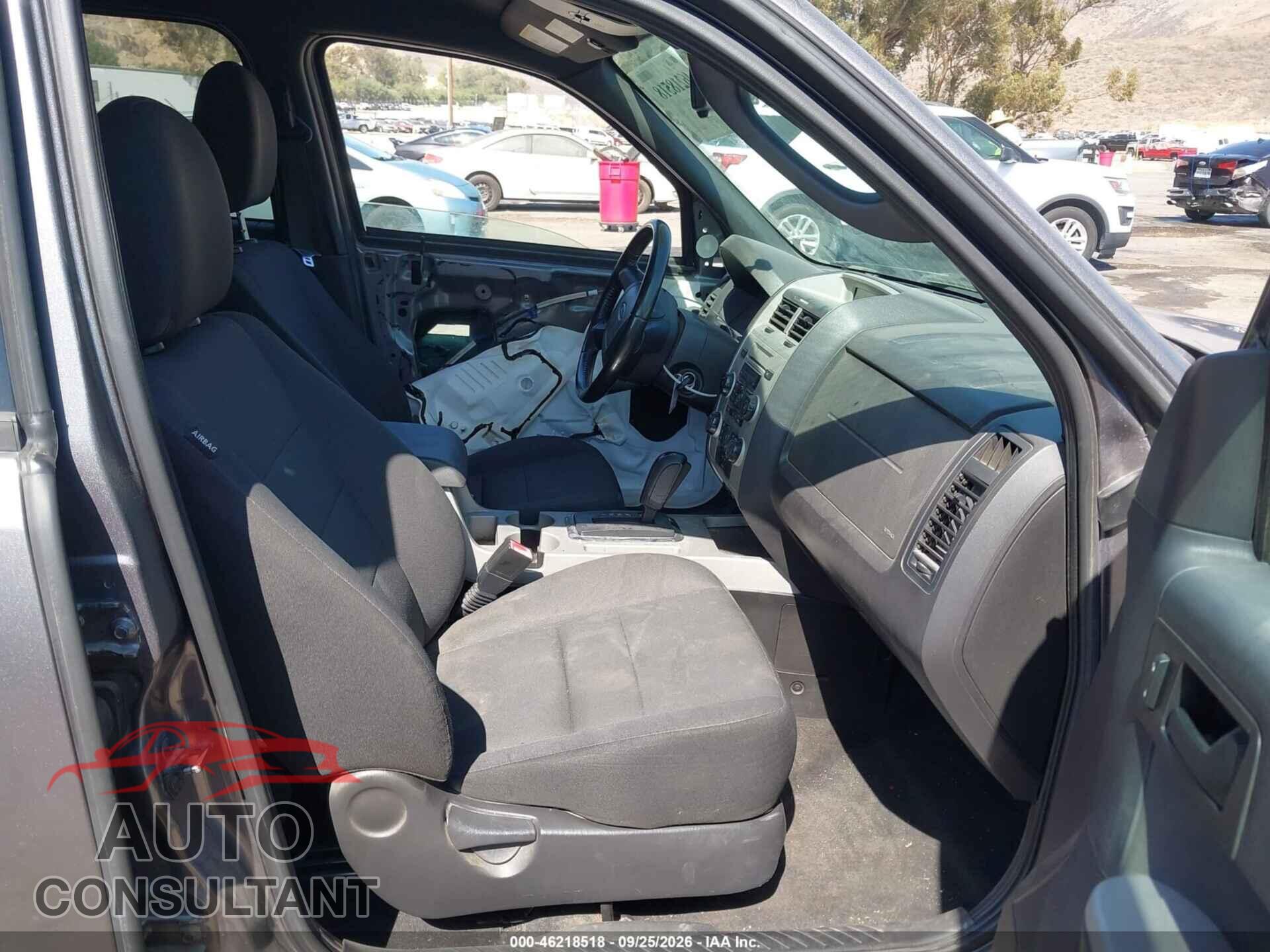 FORD ESCAPE 2010 - 1FMCU0DG7AKD02184