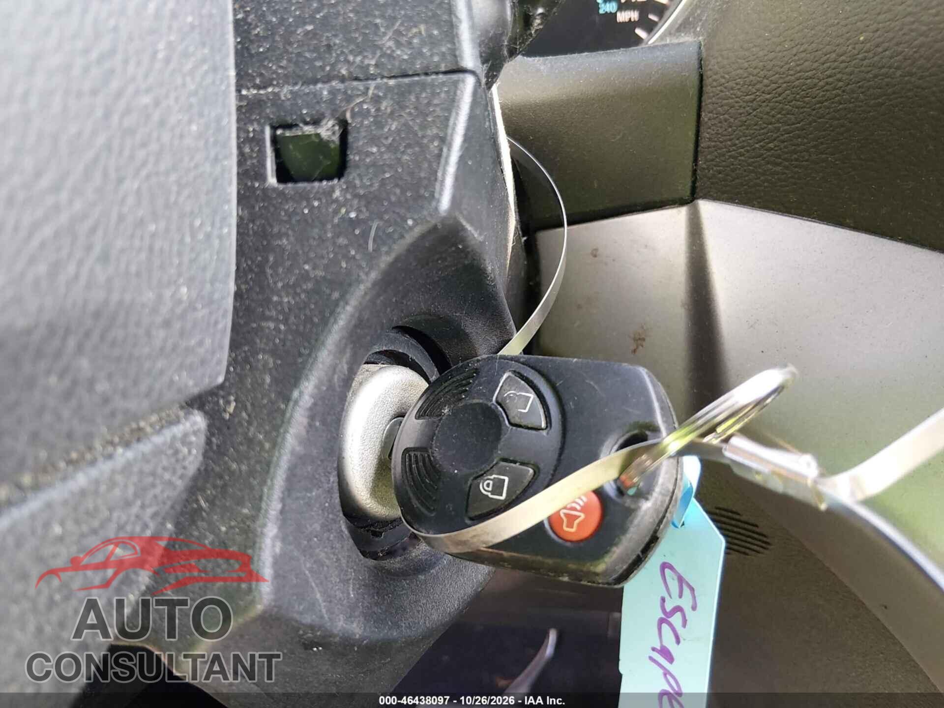 FORD ESCAPE 2015 - 1FMCU0G75FUB18322