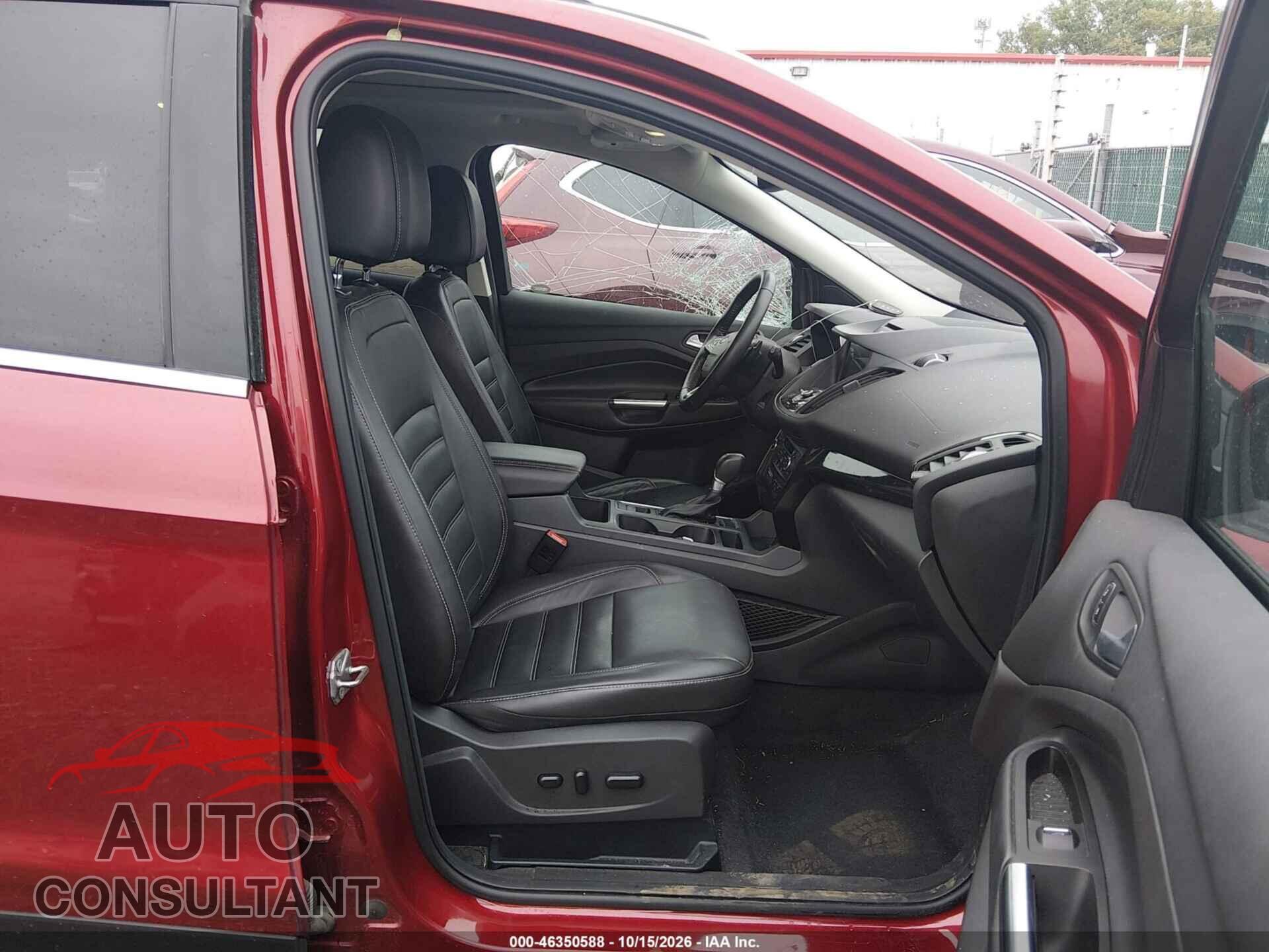 FORD ESCAPE 2017 - 1FMCU0JD8HUB51171