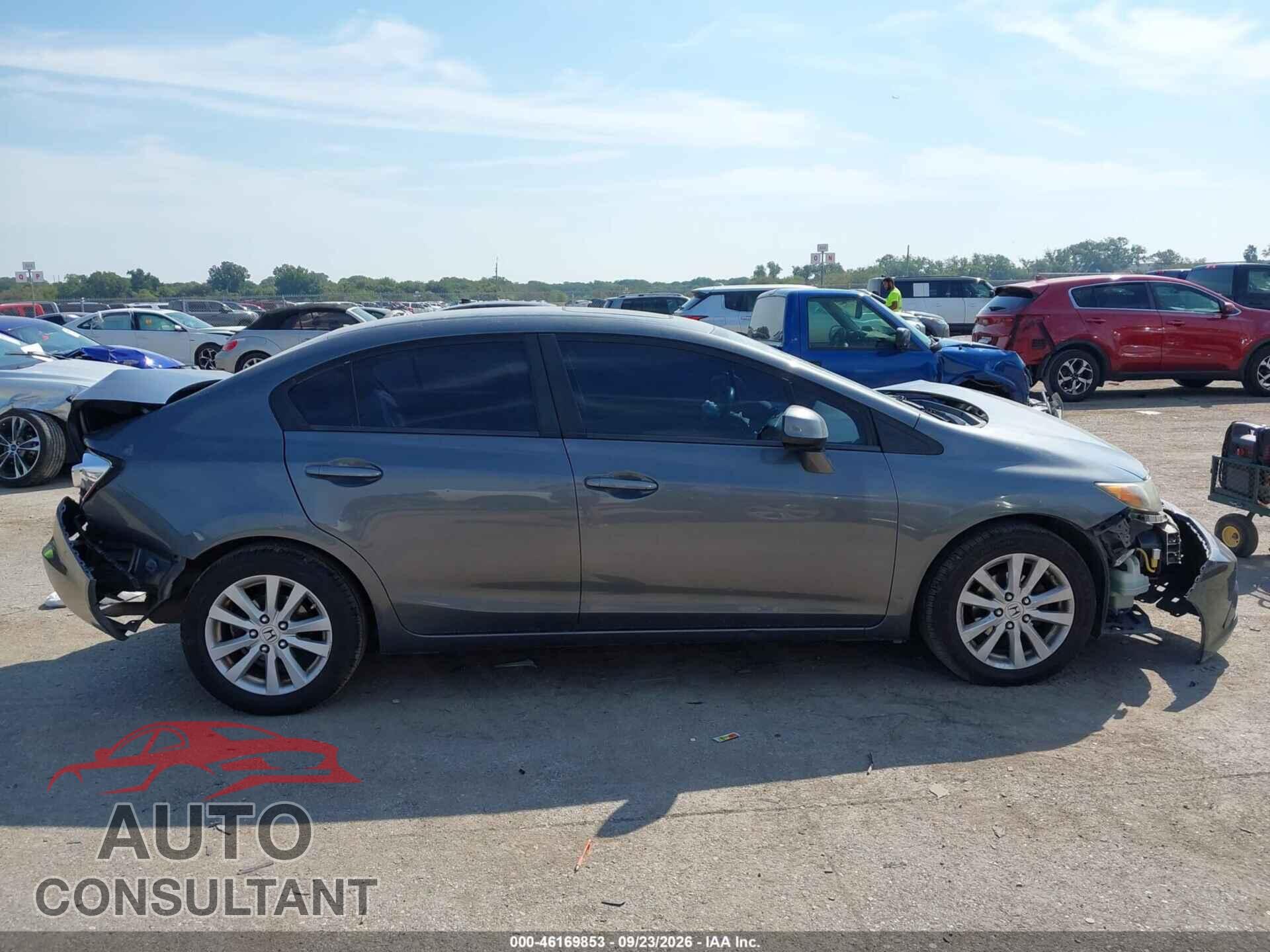 HONDA CIVIC 2012 - 19XFB2F98CE047682