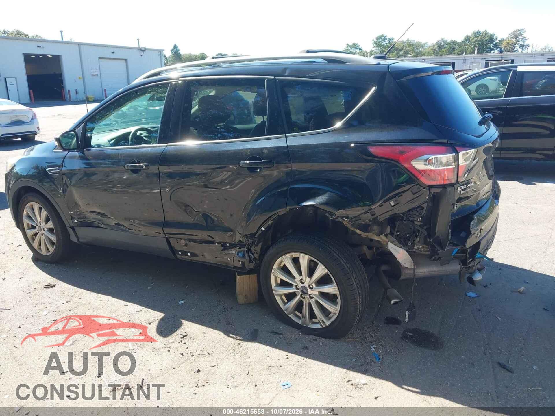 FORD ESCAPE 2017 - 1FMCU0JD5HUC20074