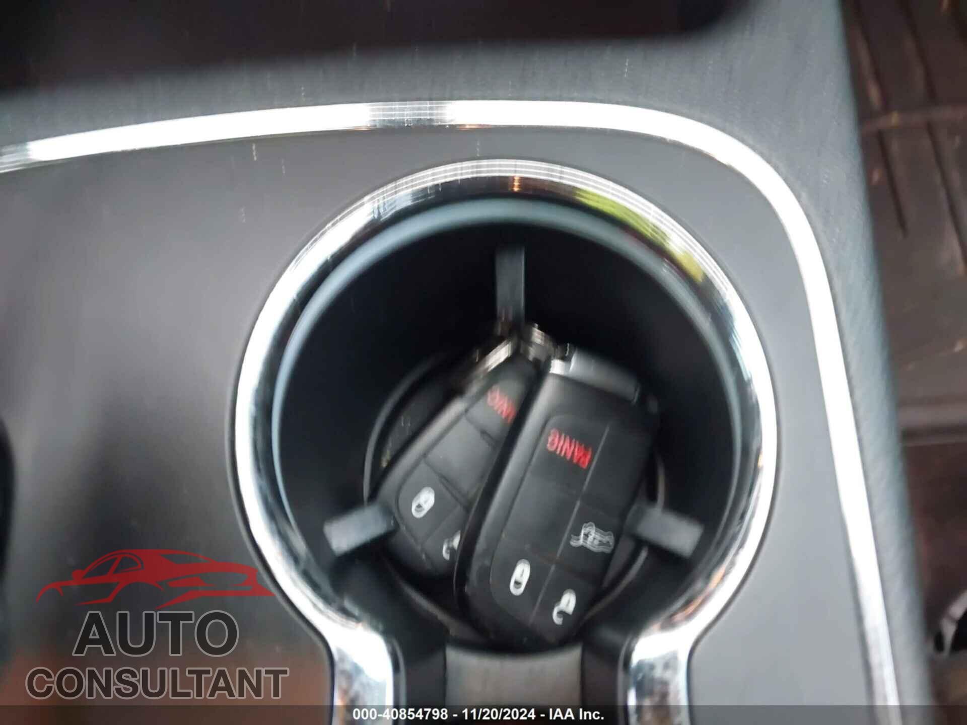 DODGE DURANGO 2018 - 1C4RDJAG2JC330848