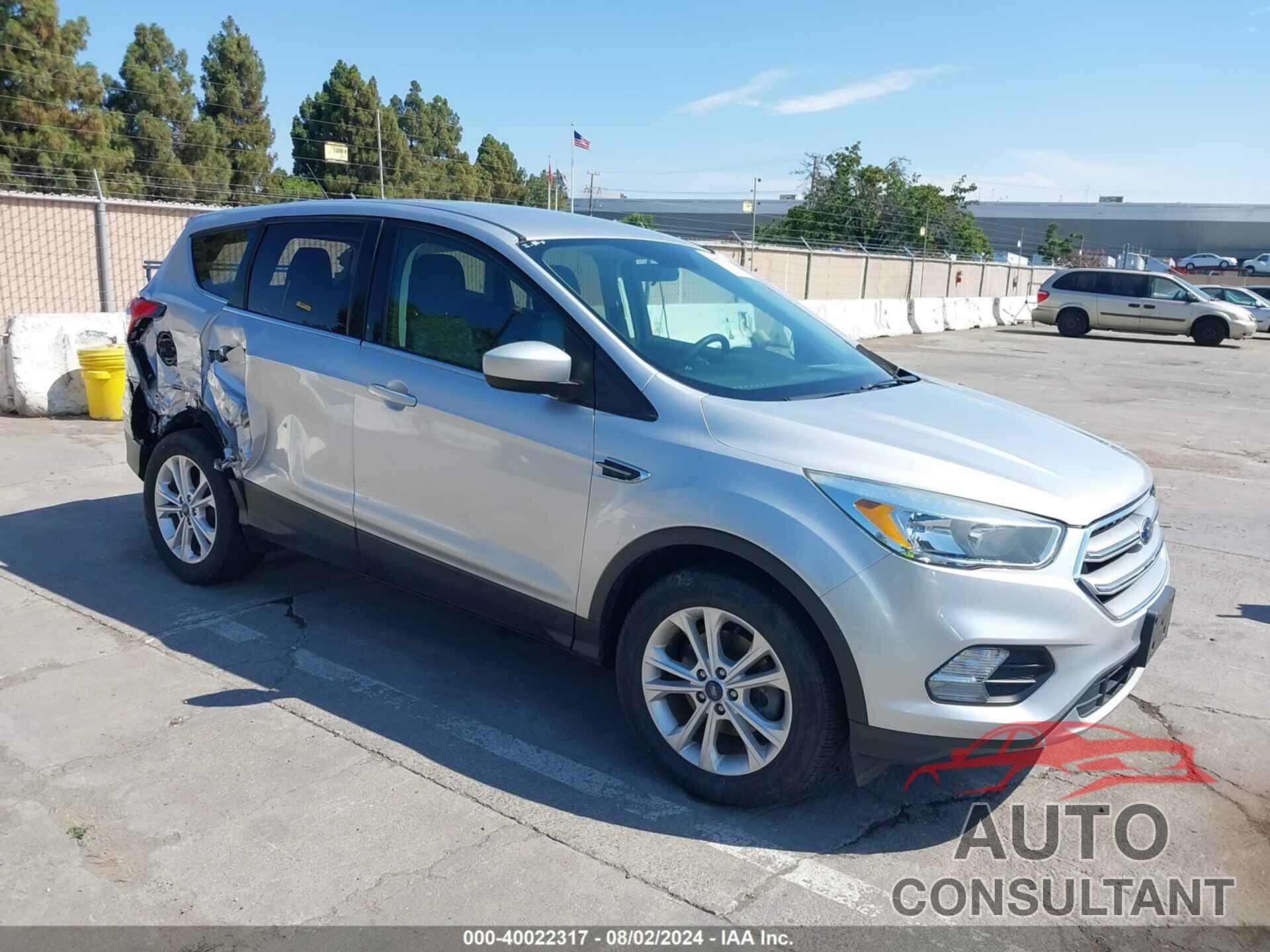 FORD ESCAPE 2017 - 1FMCU0GD2HUD12525