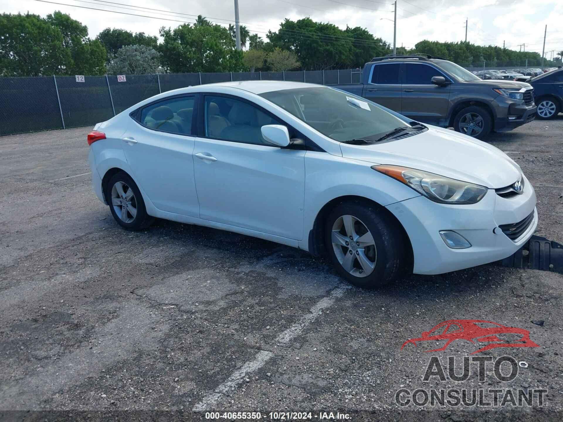 HYUNDAI ELANTRA 2013 - 5NPDH4AE3DH284549