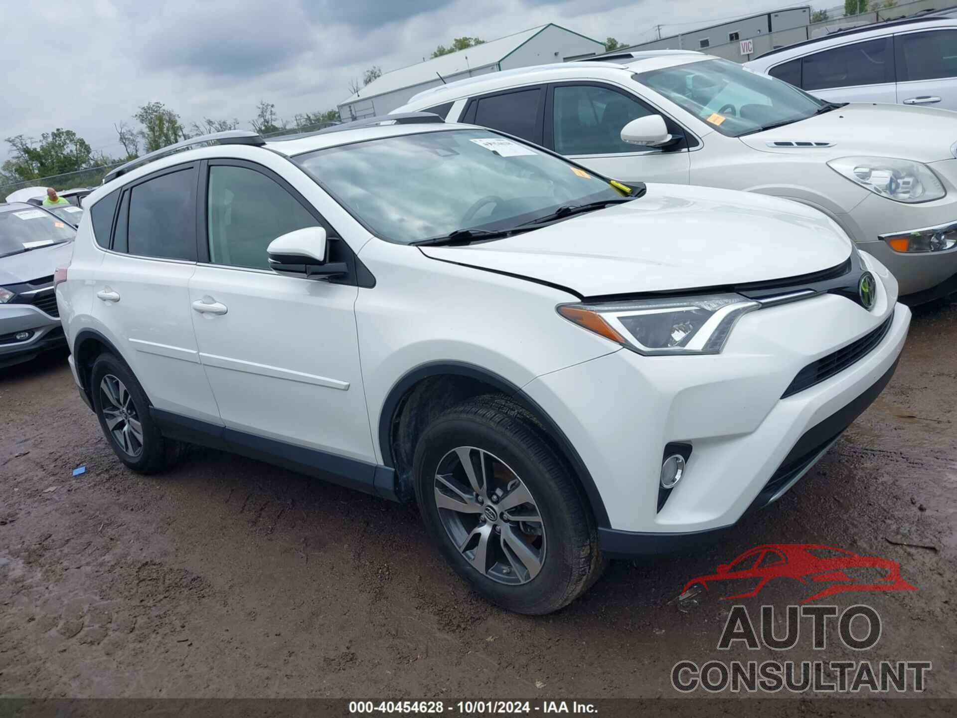 TOYOTA RAV4 2018 - JTMRFREV9JJ223101