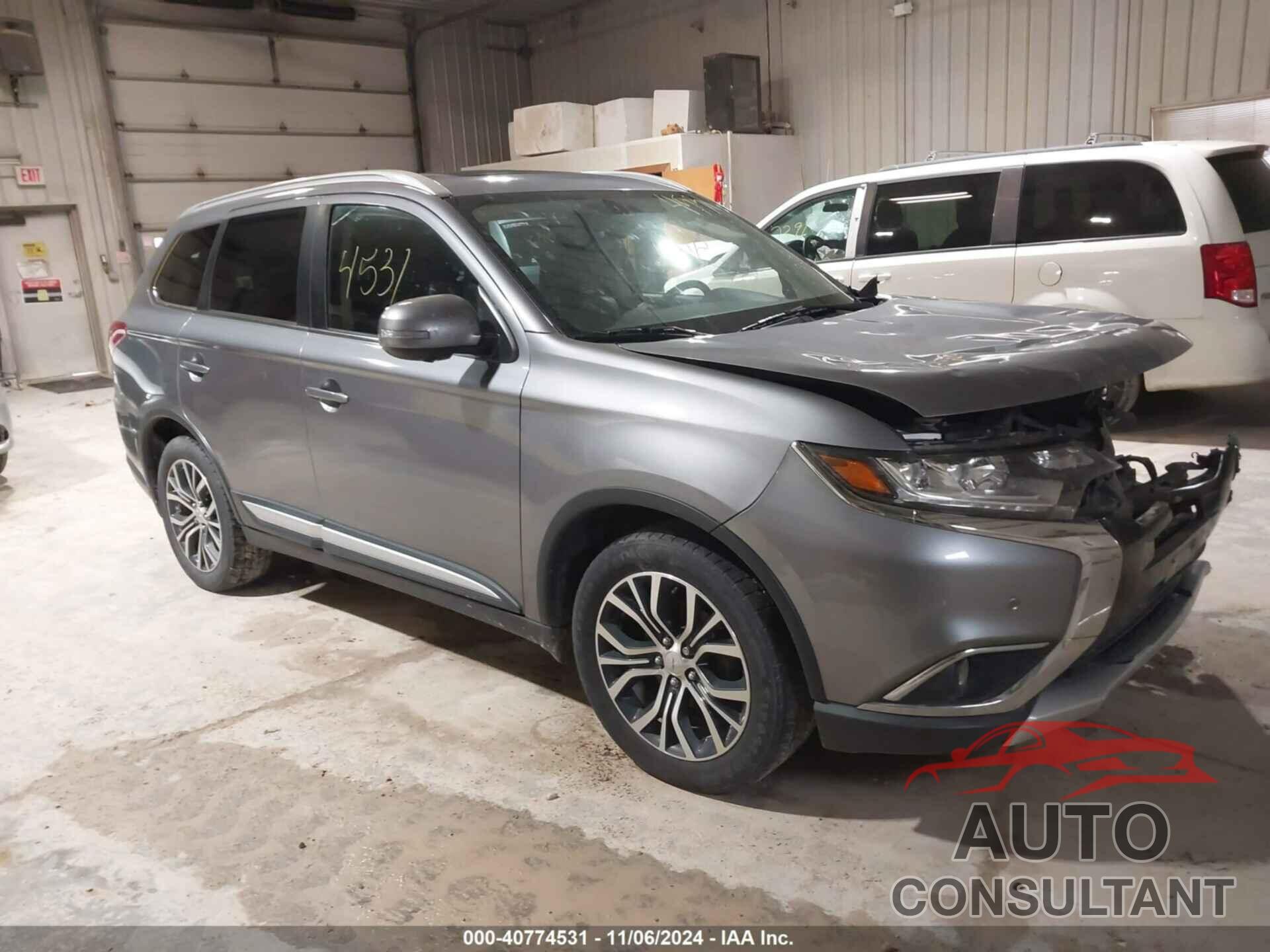 MITSUBISHI OUTLANDER 2018 - JA4AZ3A32JJ000298