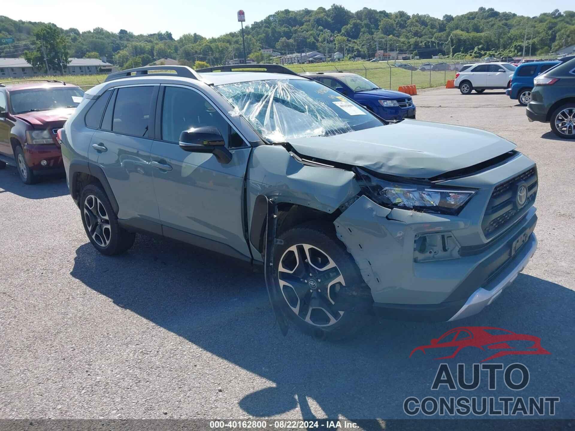 TOYOTA RAV4 2019 - 2T3J1RFV8KC007142