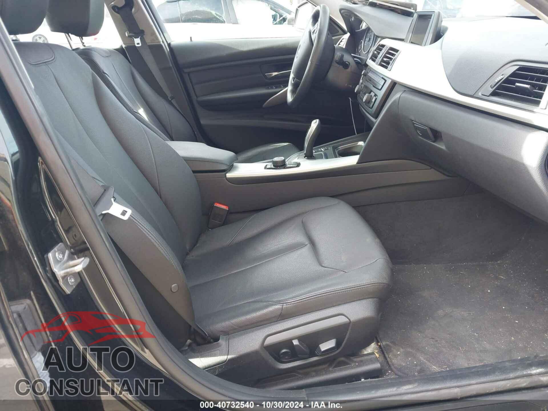 BMW 328I 2013 - WBA3C1C57DF436085
