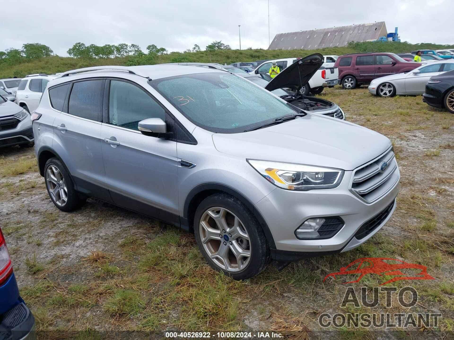 FORD ESCAPE 2017 - 1FMCU0J9XHUD81922