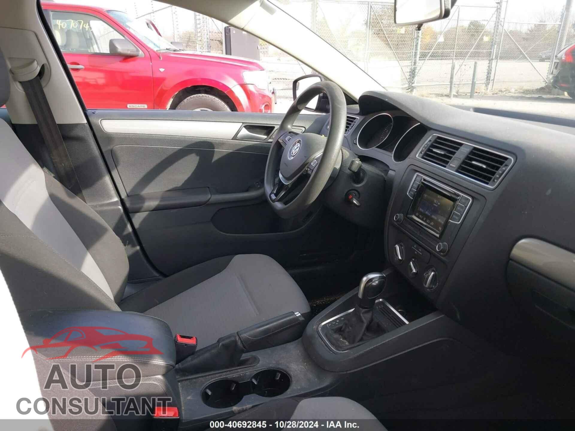 VOLKSWAGEN JETTA 2017 - 3VW2B7AJ2HM259095
