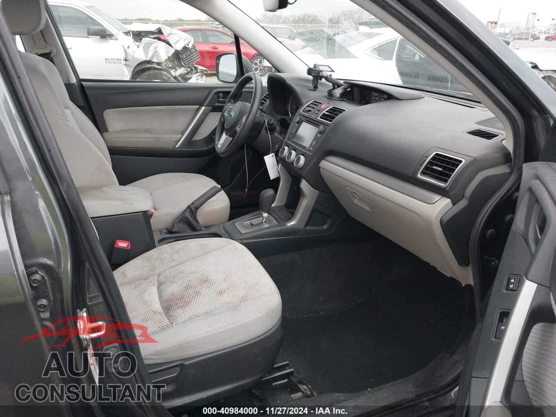 SUBARU FORESTER 2018 - JF2SJAAC4JH611061