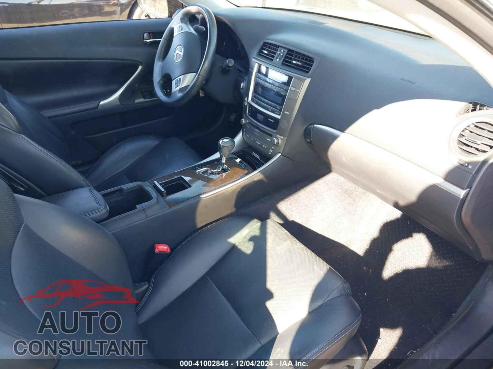 LEXUS IS 250C 2012 - JTHFF2C20C2524659