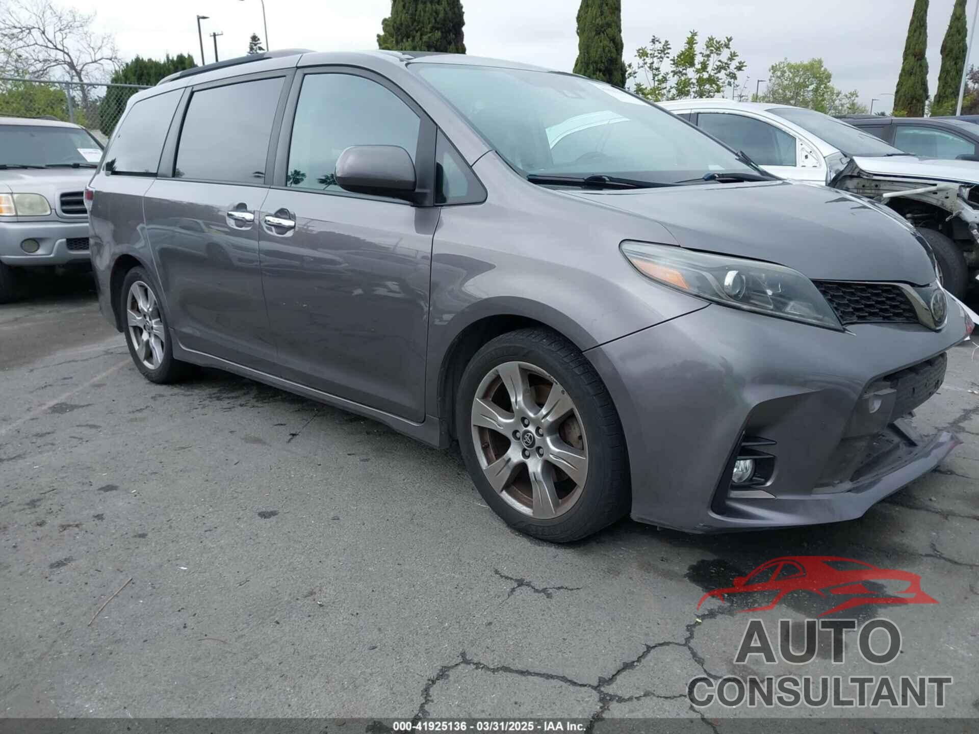TOYOTA SIENNA 2018 - 5TDXZ3DC7JS930518
