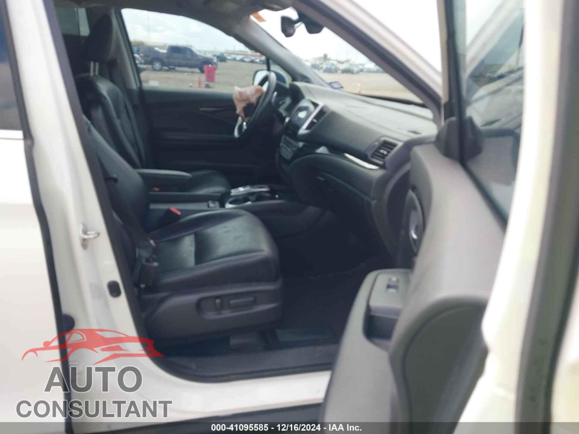 HONDA PILOT 2017 - 5FNYF6H09HB069887