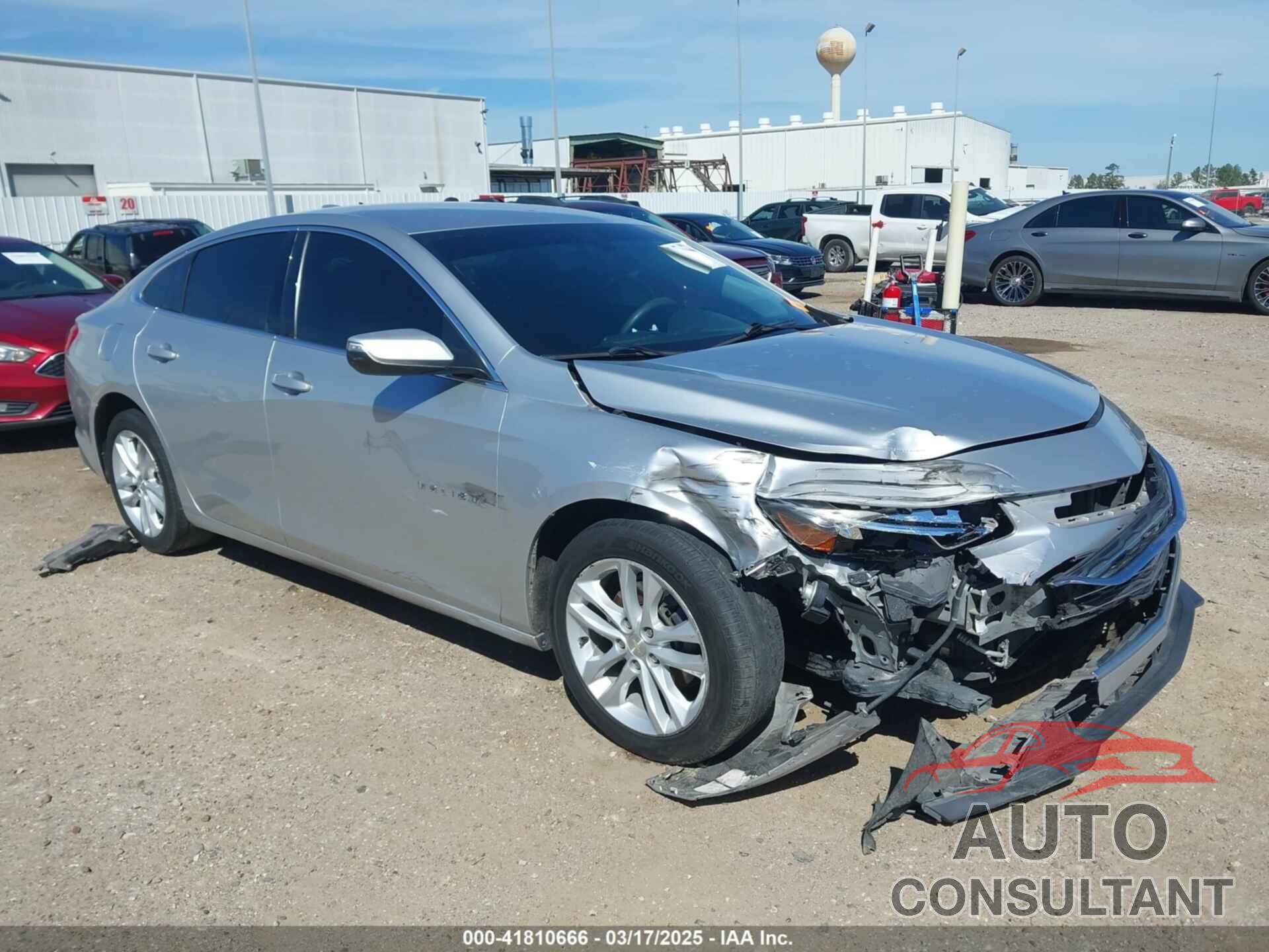CHEVROLET MALIBU 2018 - 1G1ZD5STXJF241622