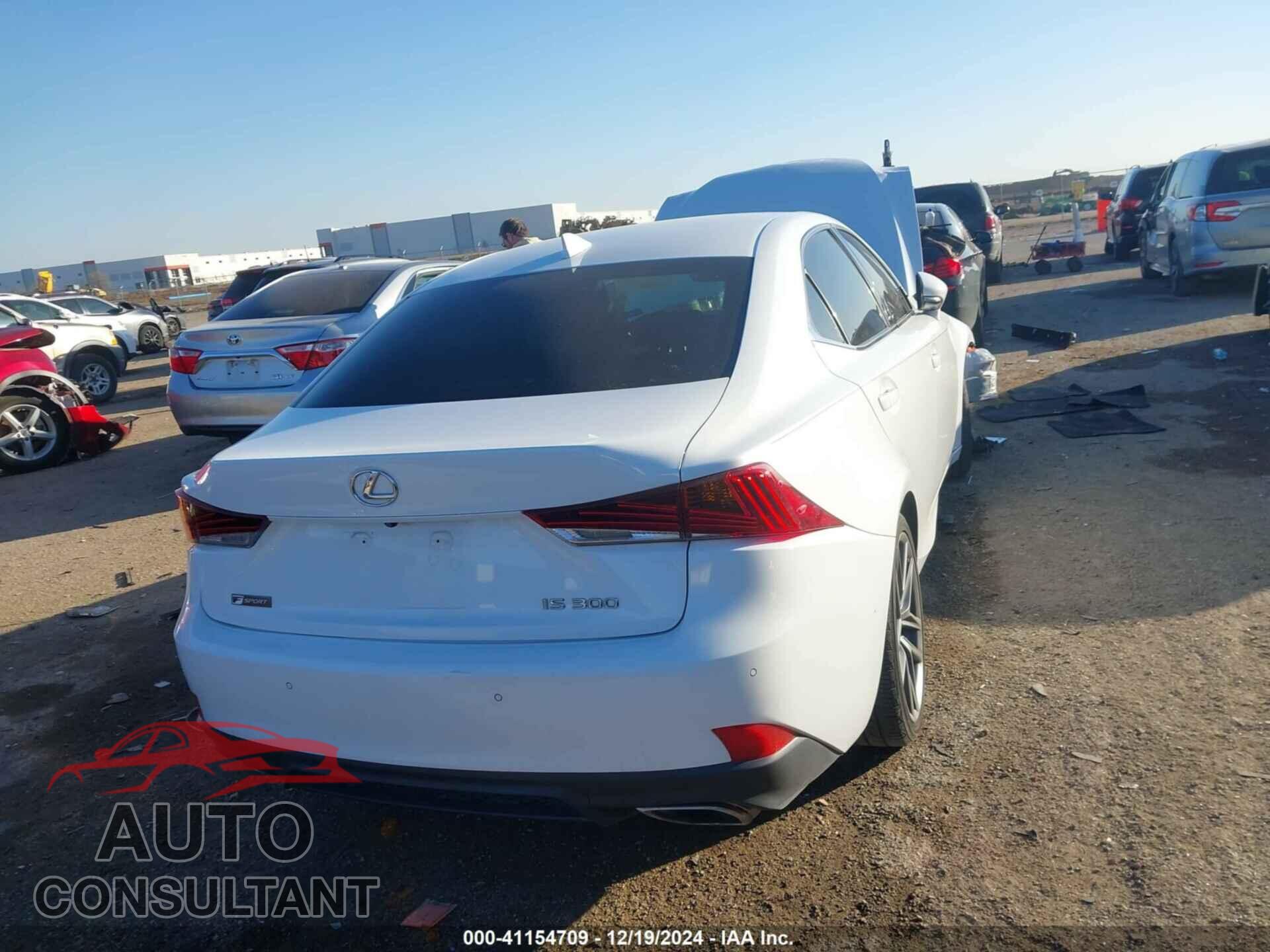 LEXUS IS 300 2020 - JTHGA1D23L5107319