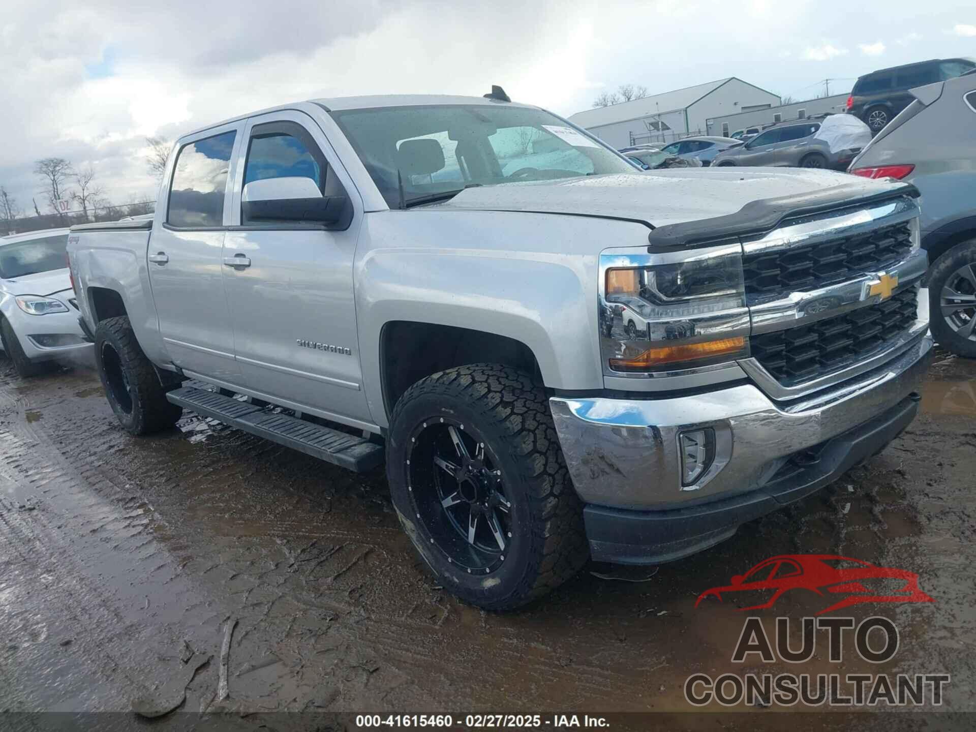 CHEVROLET SILVERADO 1500 2018 - 3GCUKREC5JG385426
