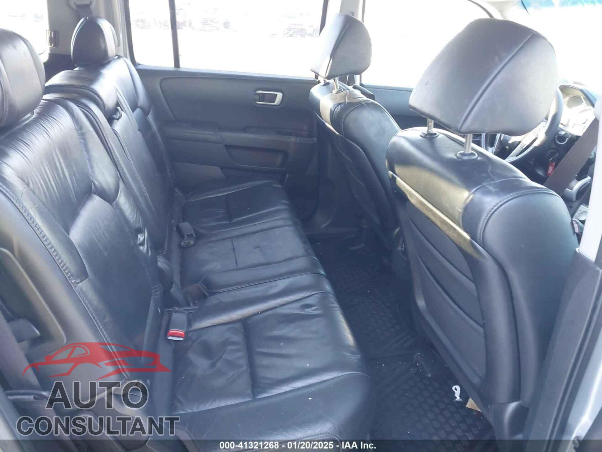 HONDA PILOT 2011 - 5FNYF4H72BB038134