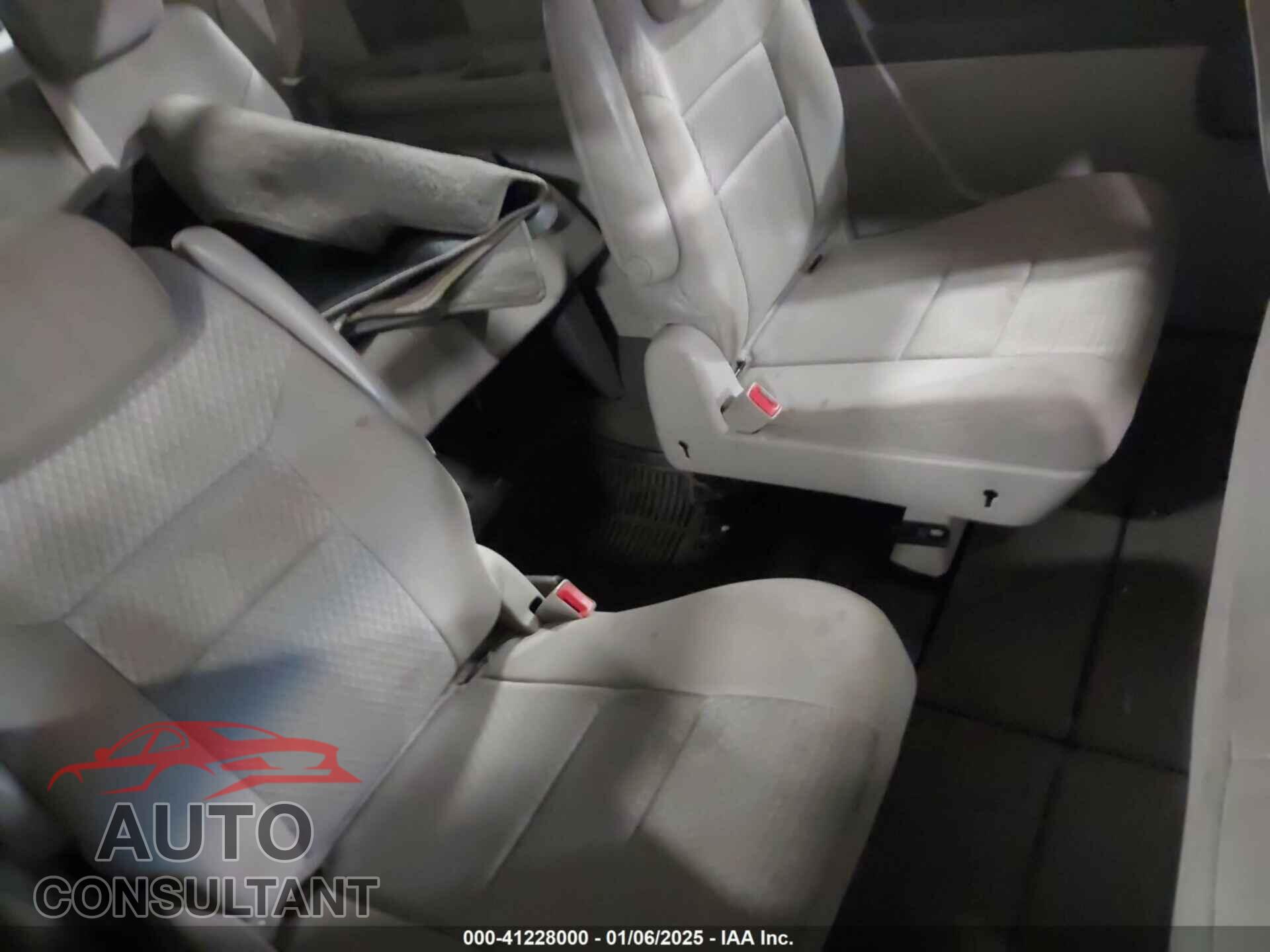 DODGE GRAND CARAVAN 2010 - 2D4RN4DE8AR261005