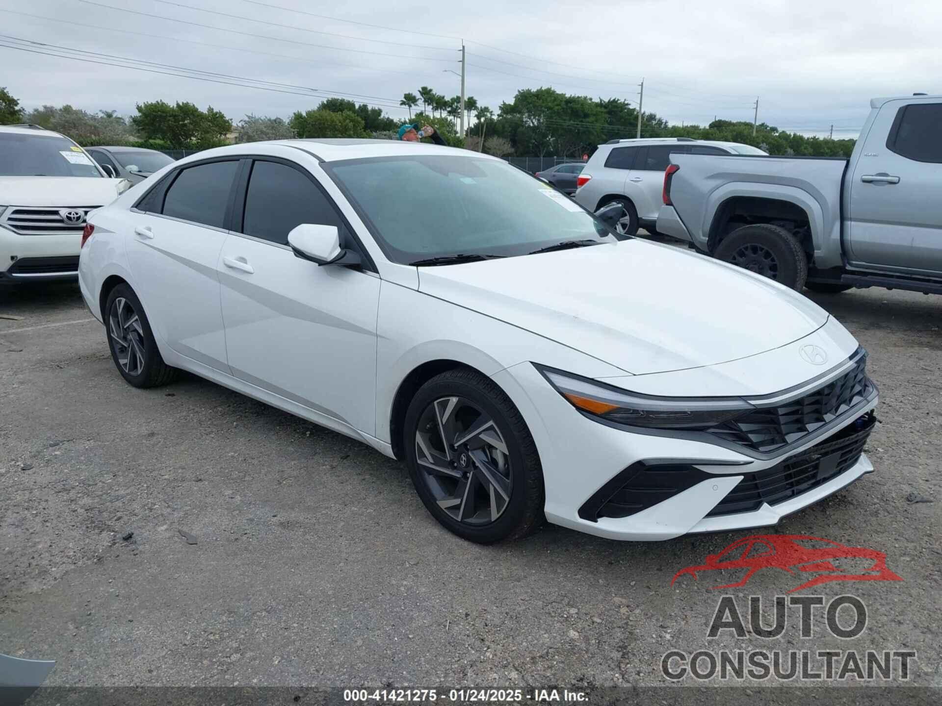 HYUNDAI ELANTRA 2024 - KMHLP4DG4RU793182