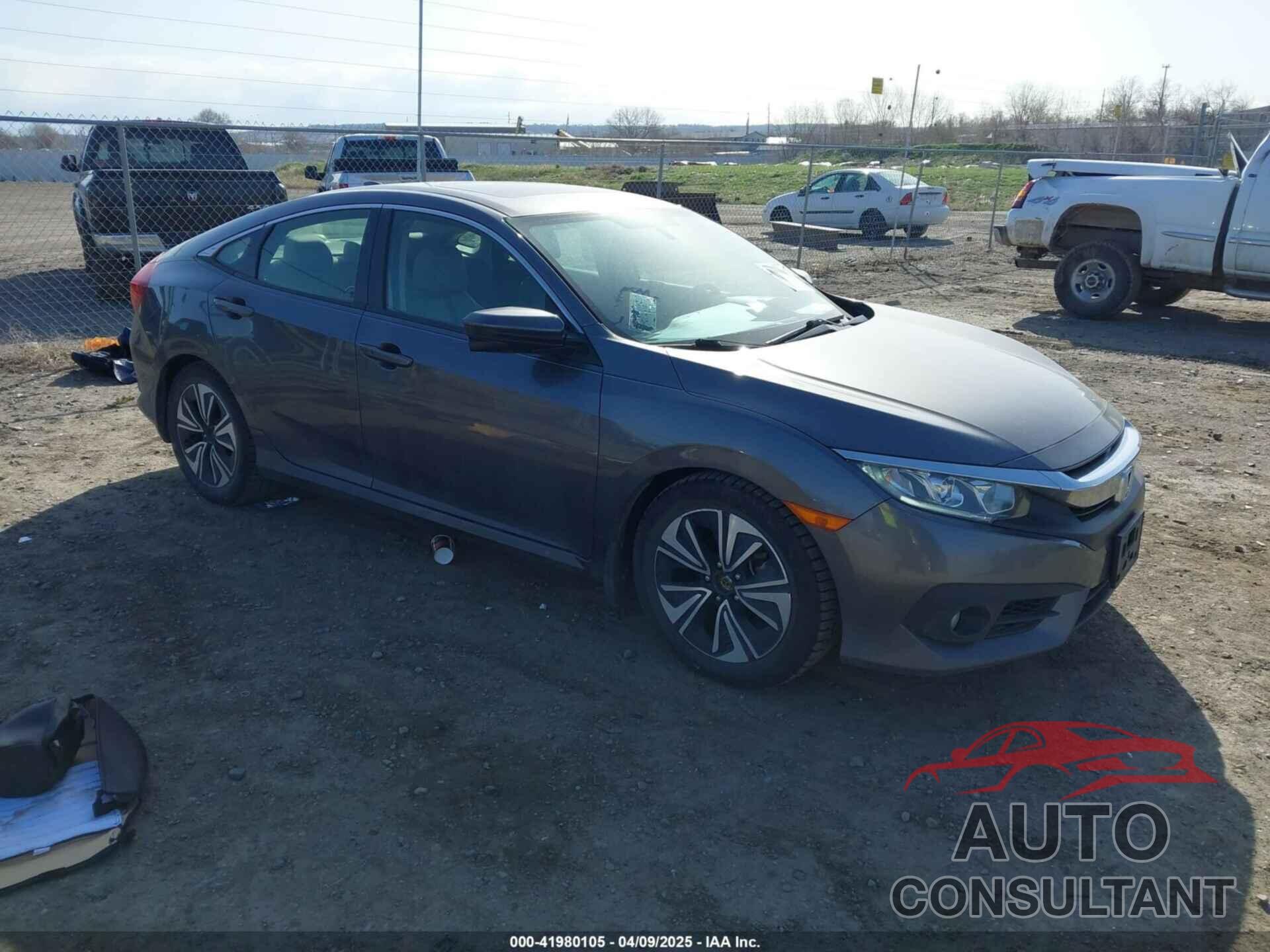 HONDA CIVIC 2018 - JHMFC1F3XJX025892