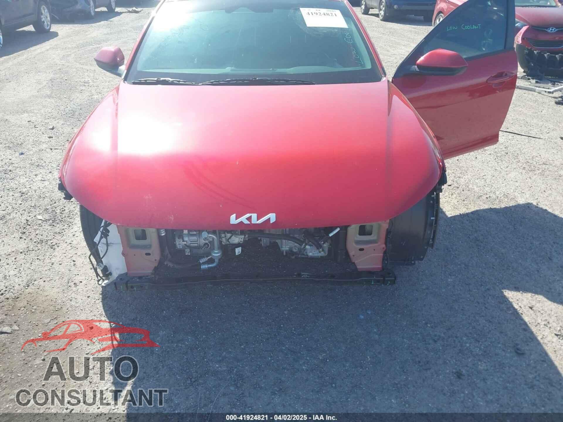 KIA K4 2025 - 3KPFT4DE3SE024155