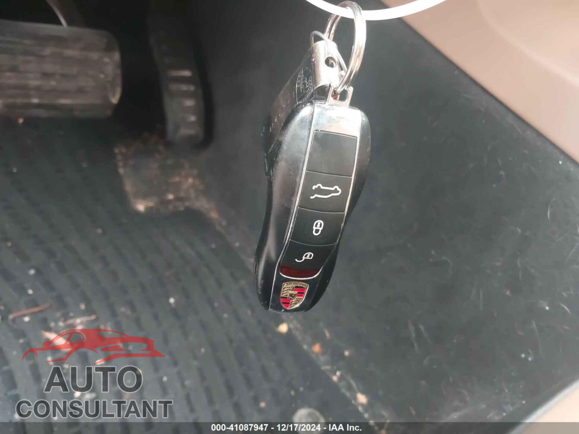 PORSCHE CAYENNE 2017 - WP1AA2A22HKA87556