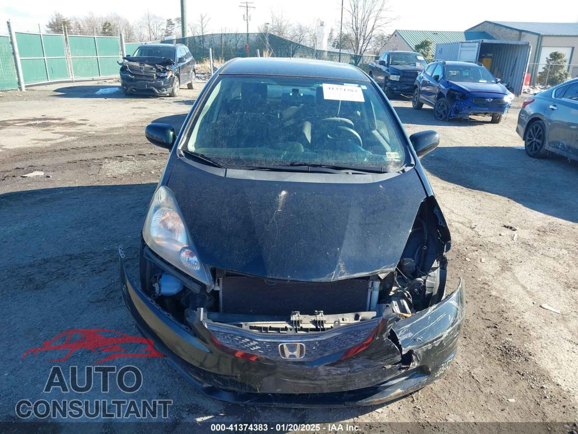 HONDA FIT 2013 - JHMGE8H32DC034229