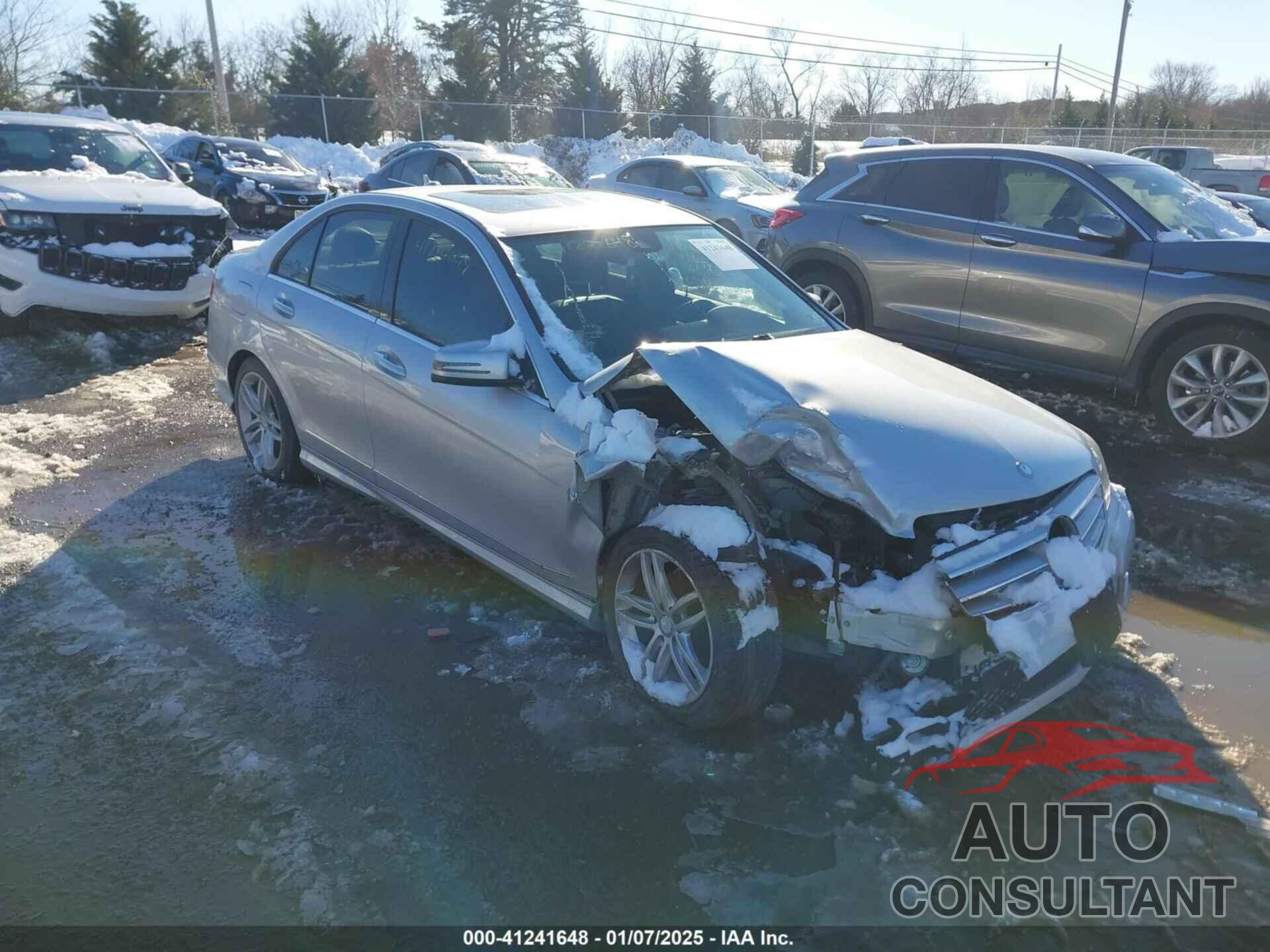 MERCEDES-BENZ C 300 2012 - WDDGF8BB7CR229159