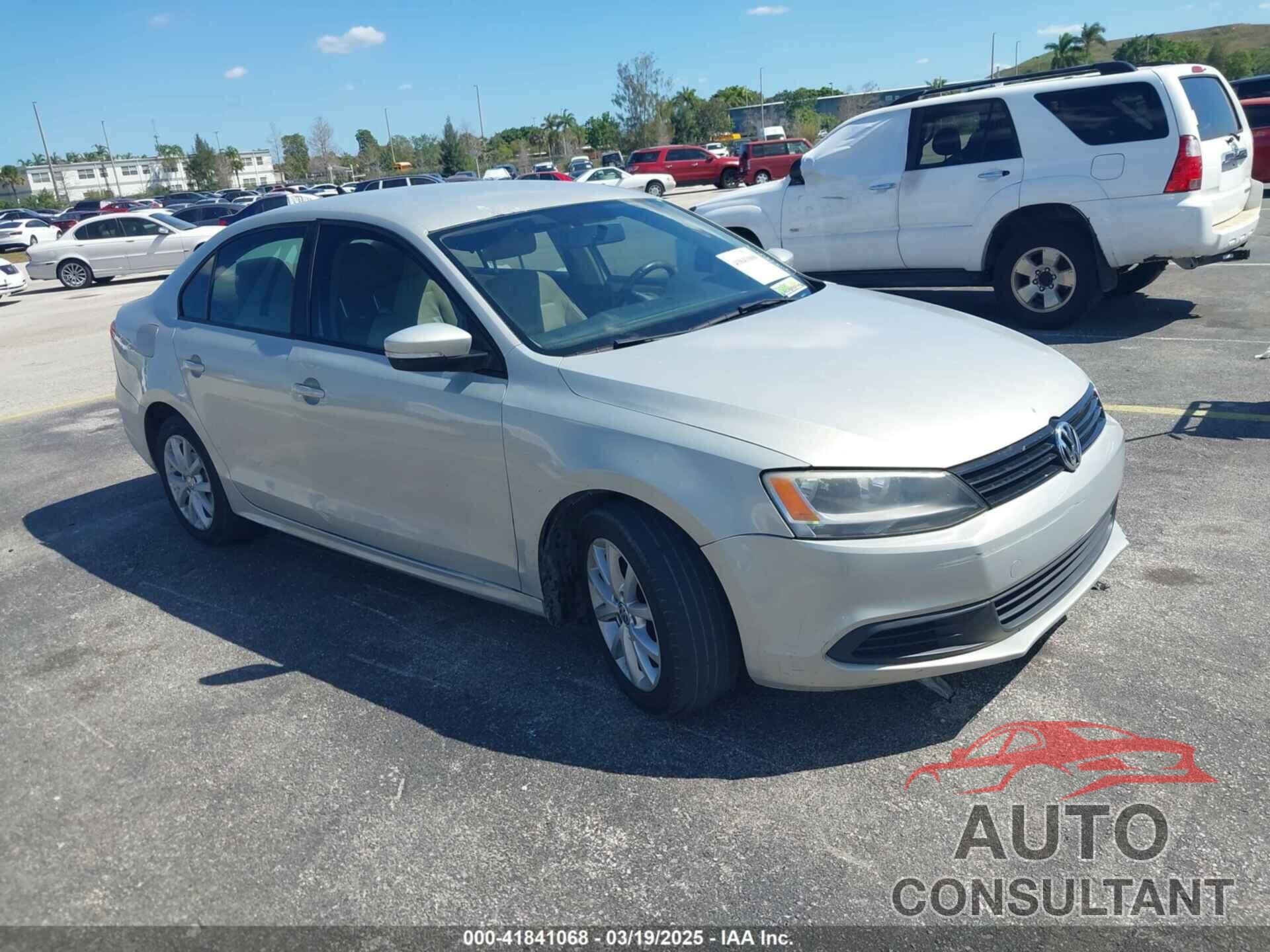 VOLKSWAGEN JETTA 2011 - 3VWDX7AJ4BM330363