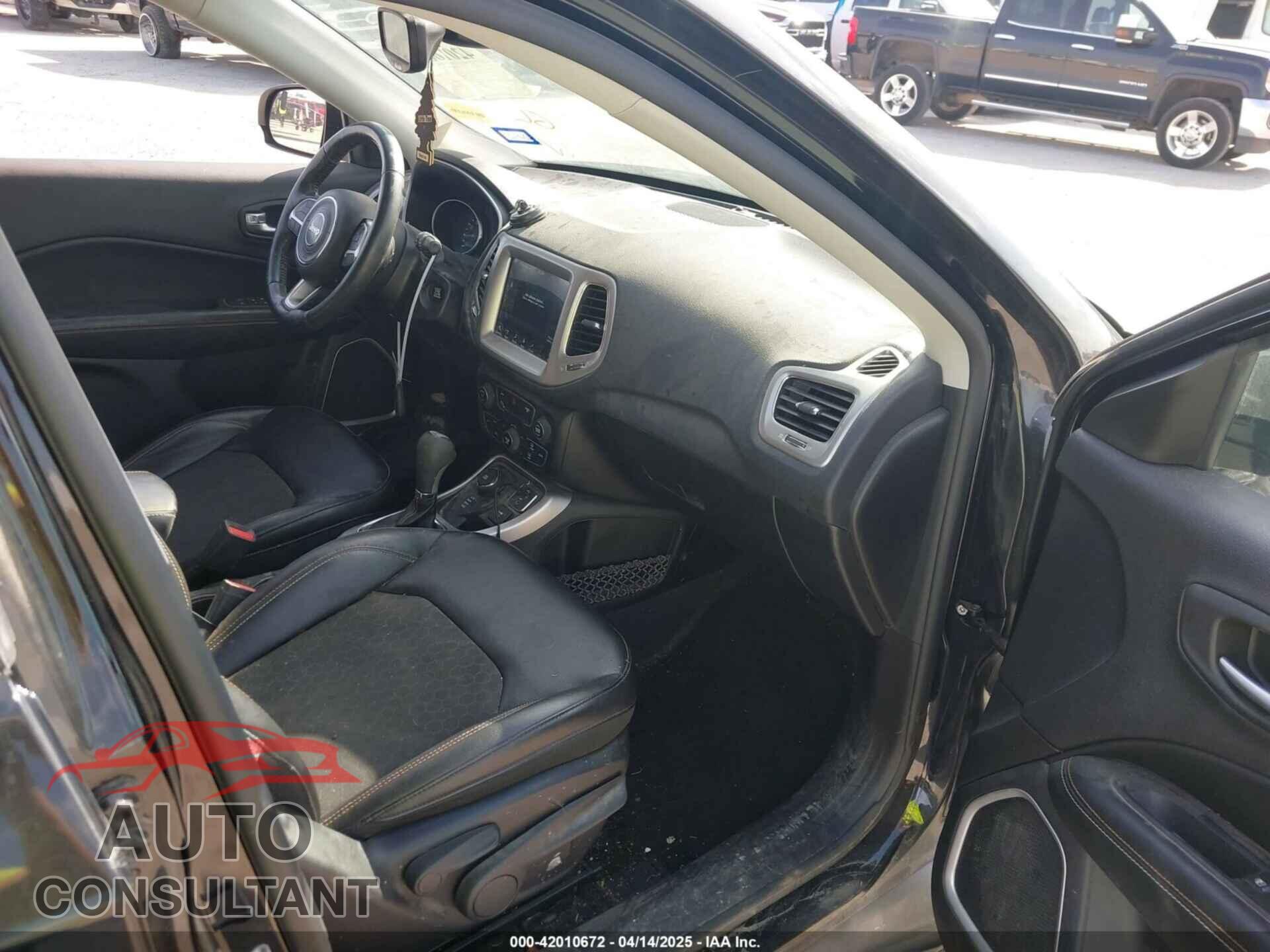 JEEP COMPASS 2018 - 3C4NJDBBXJT155149
