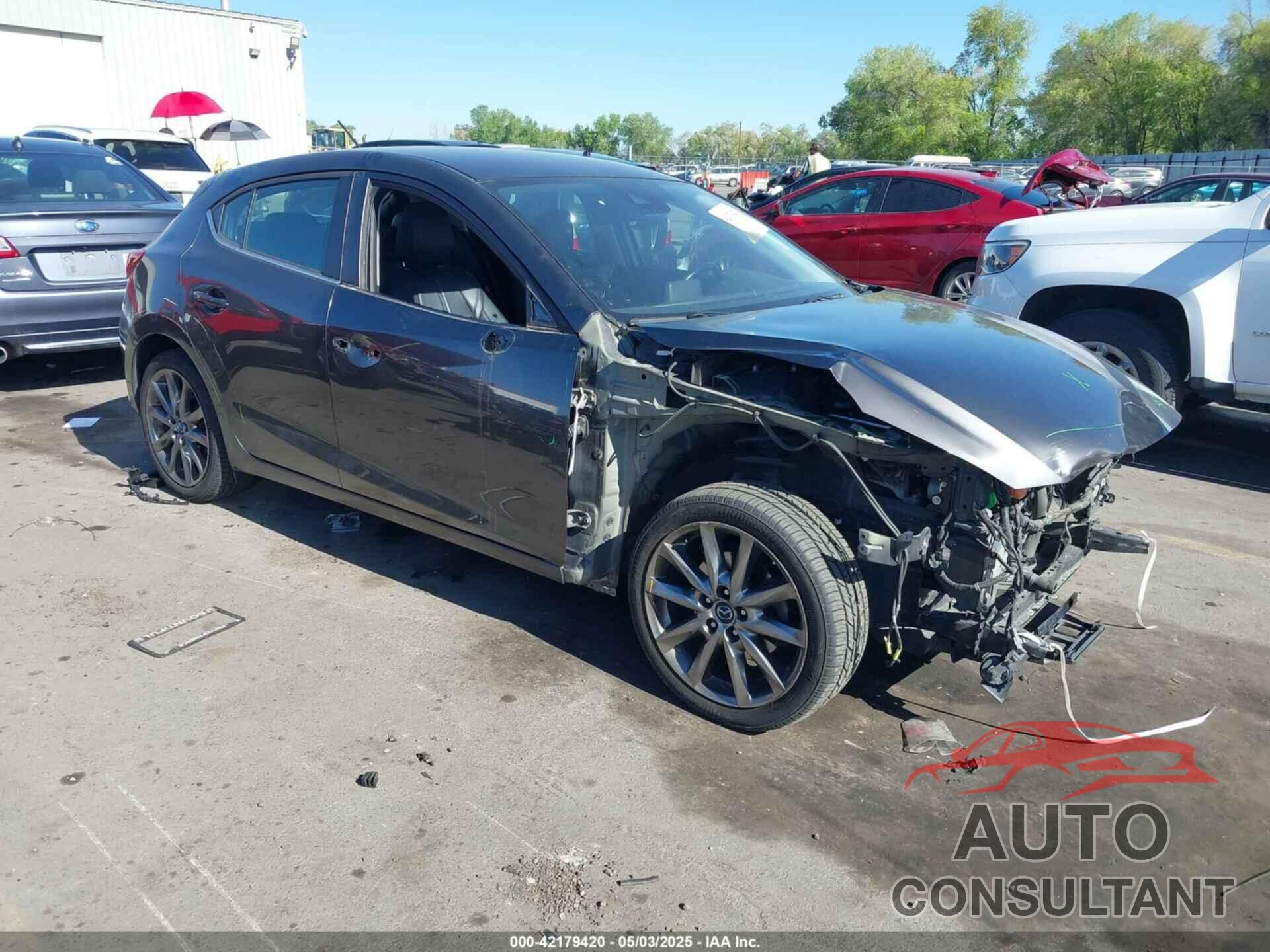 MAZDA MAZDA3 2018 - 3MZBN1L34JM164952