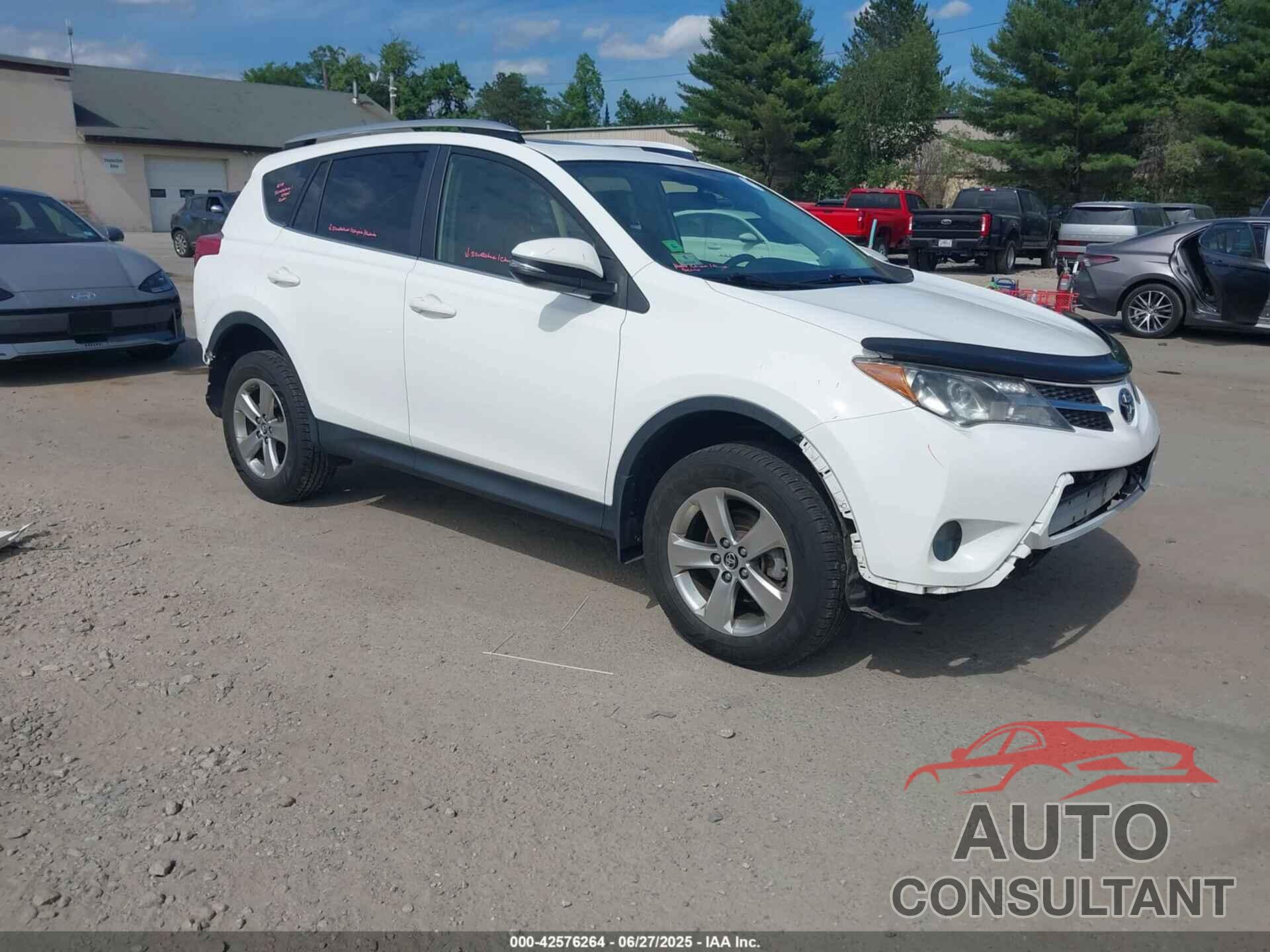 TOYOTA RAV4 2015 - JTMRFREV5FJ046344