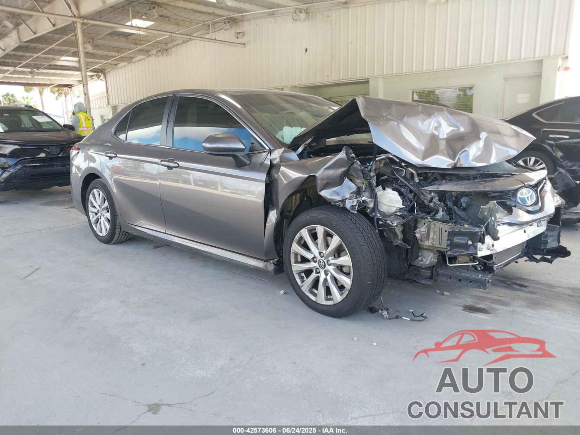 TOYOTA CAMRY 2018 - 4T1B11HK9JU523122