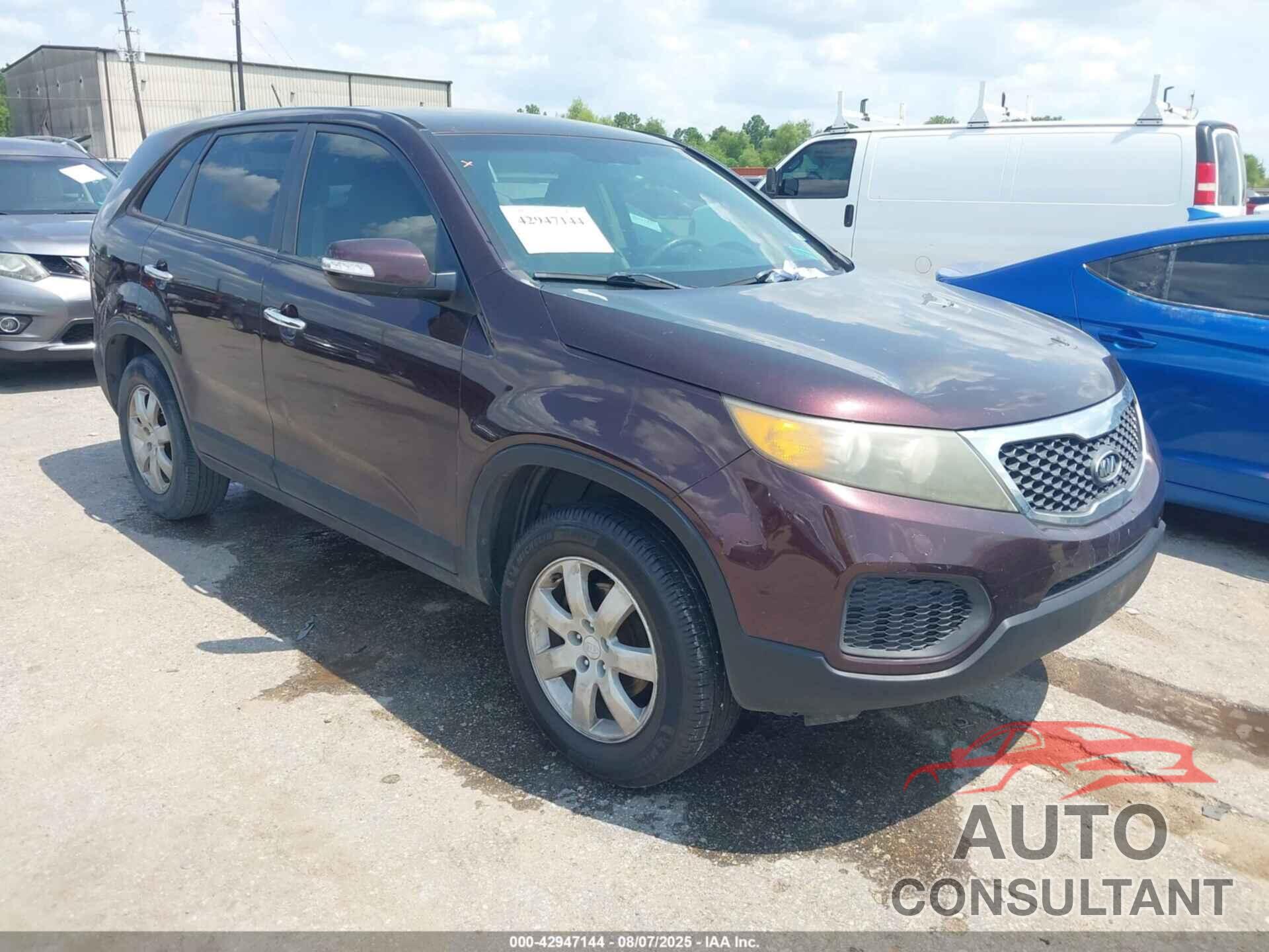 KIA SORENTO 2011 - 5XYKT3A10BG102565