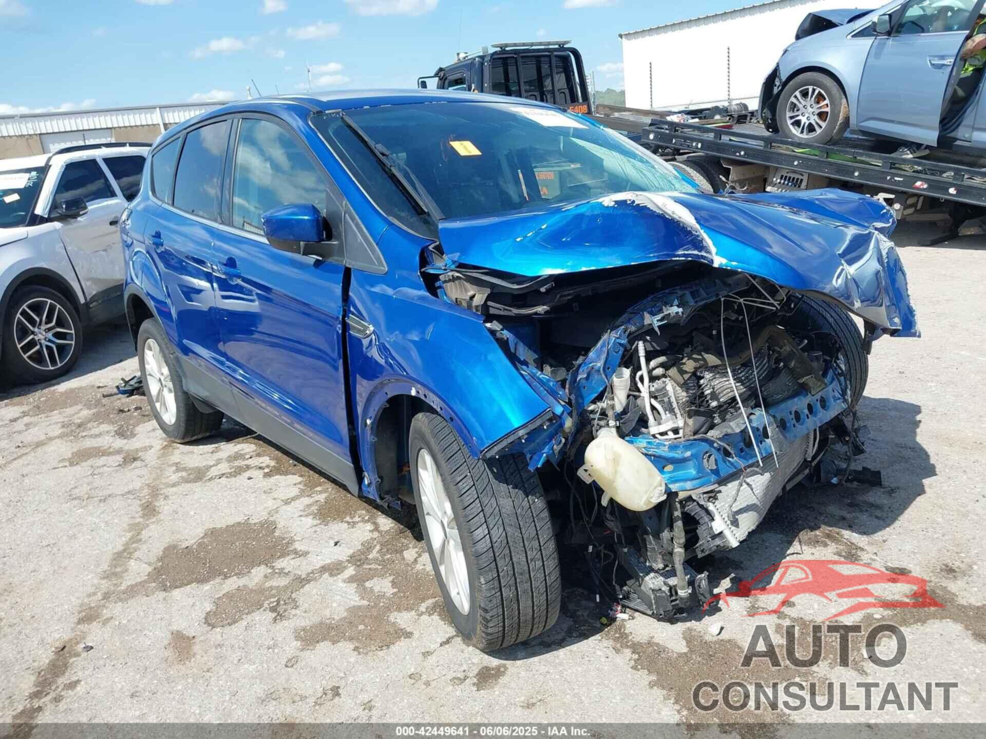 FORD ESCAPE 2017 - 1FMCU0GD6HUE02471