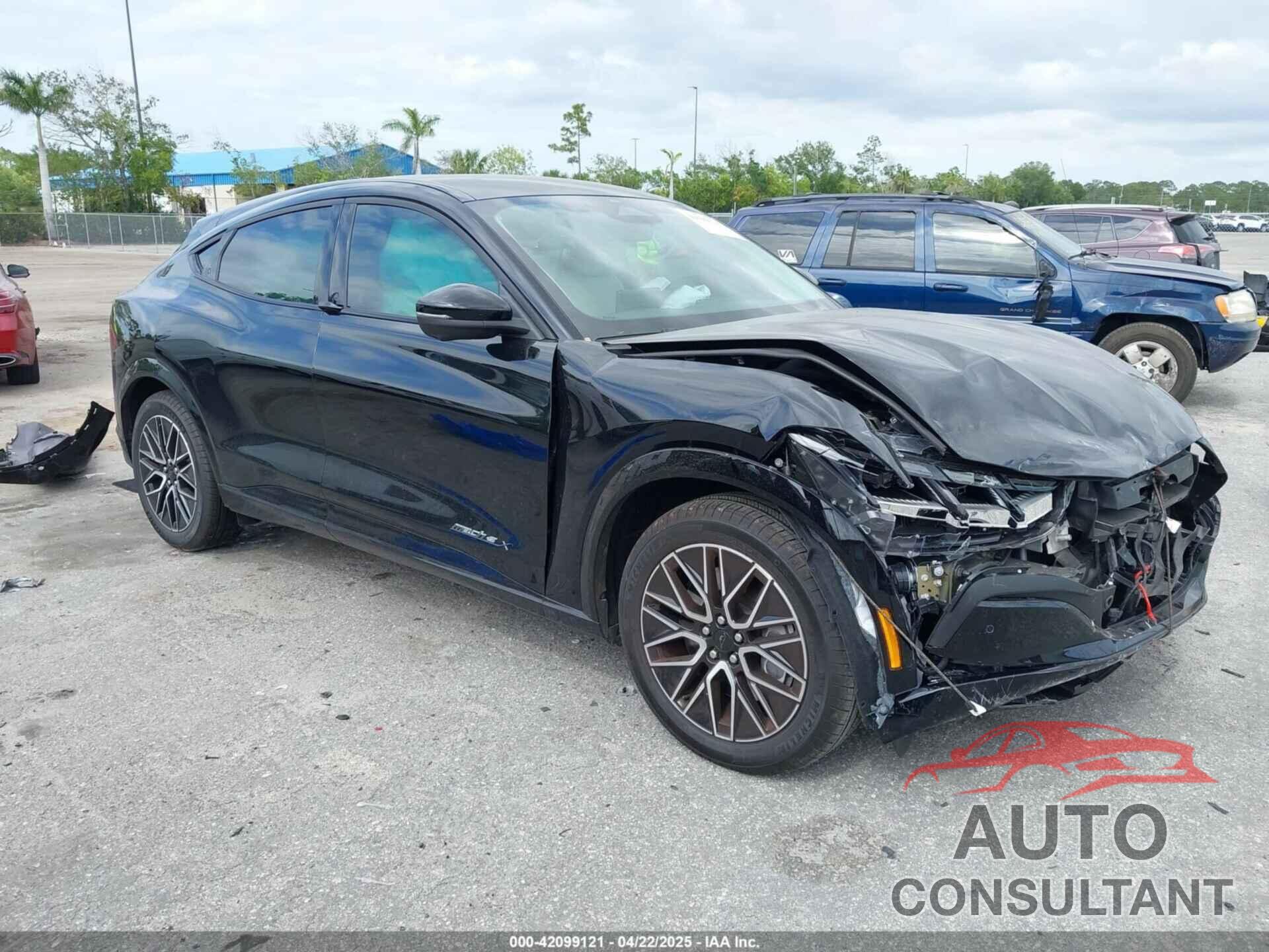 FORD MUSTANG MACH-E 2024 - 3FMTK3R72RMA42779