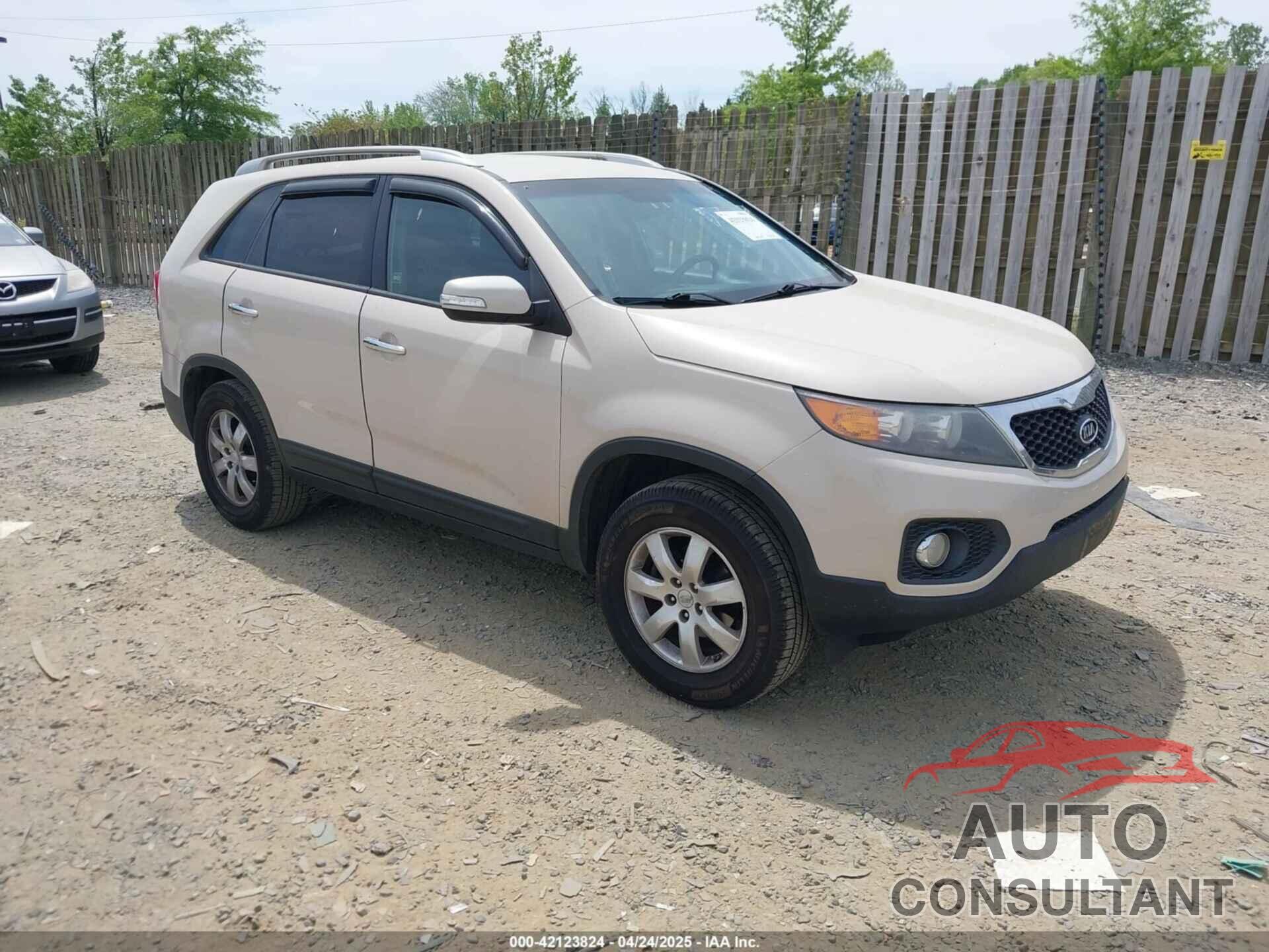 KIA SORENTO 2011 - 5XYKT3A18BG125401