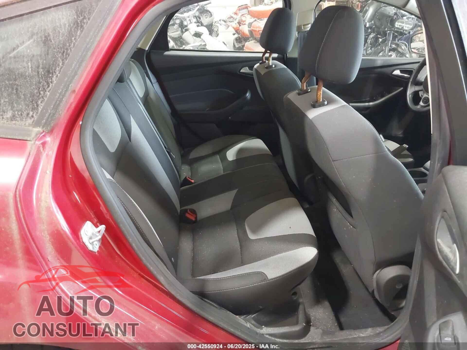 FORD FOCUS 2012 - 1FAHP3K24CL322941