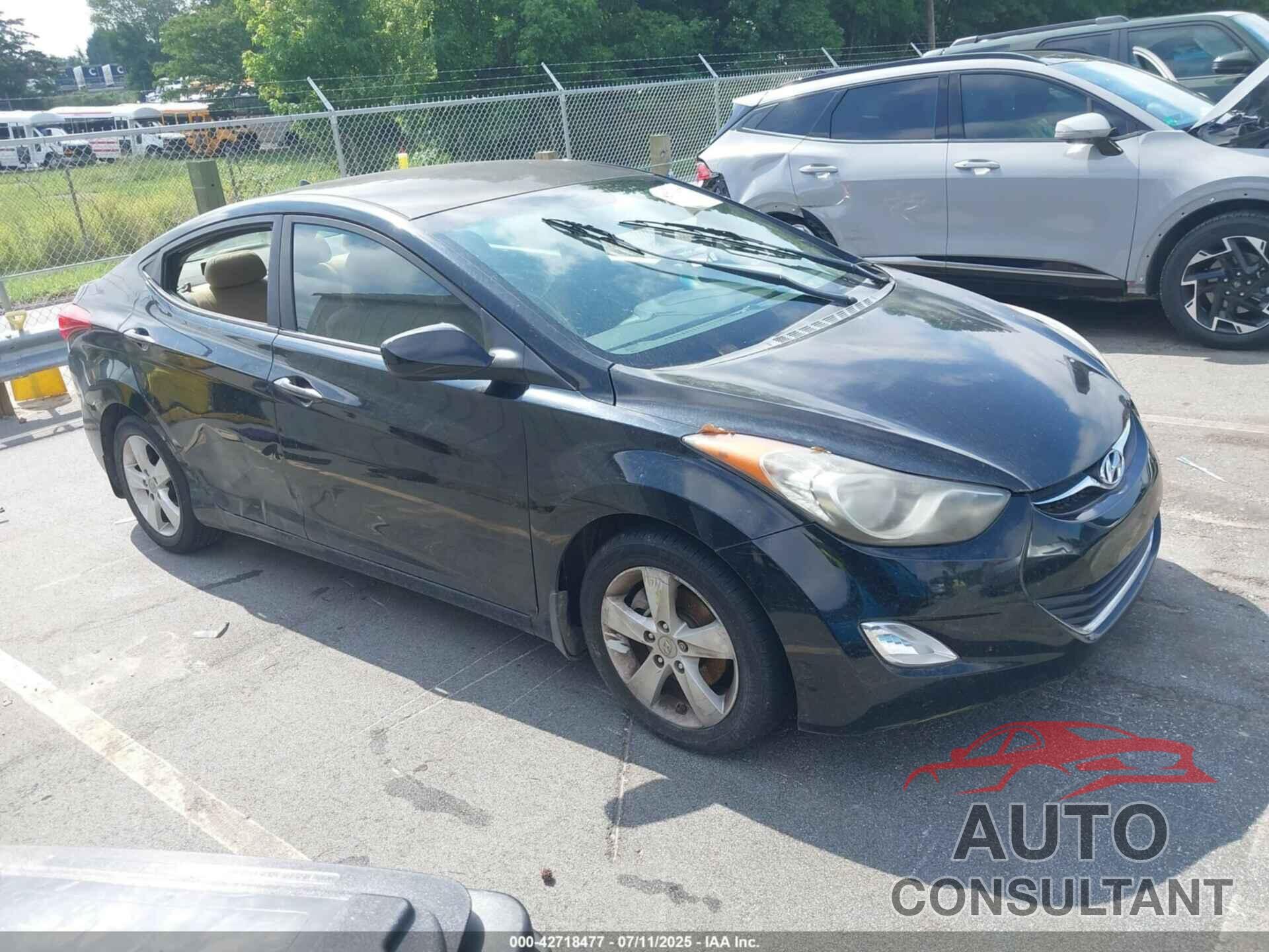 HYUNDAI ELANTRA 2012 - KMHDH4AE6CU301330