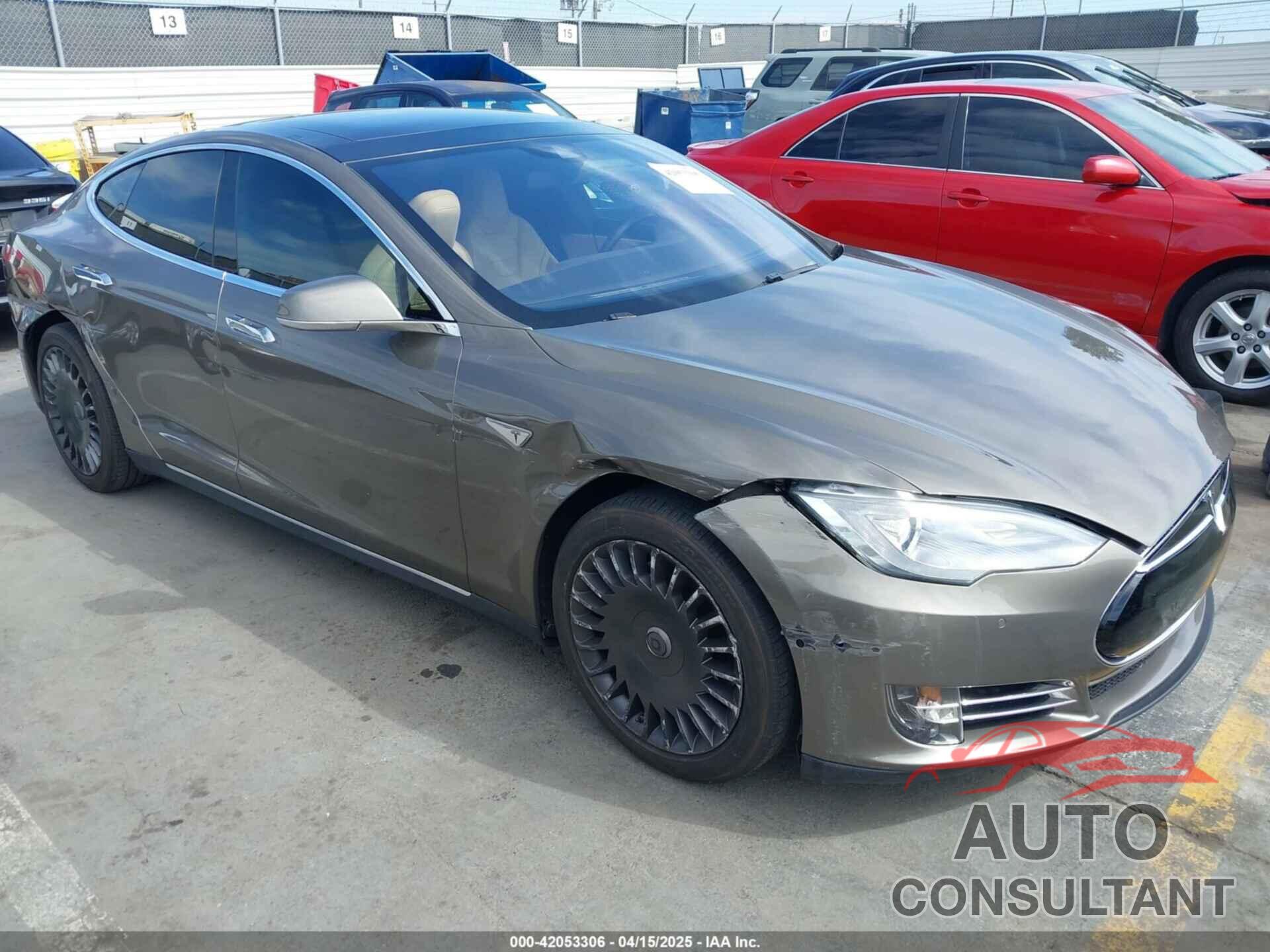 TESLA MODEL S 2015 - 5YJSA1E14FF120455