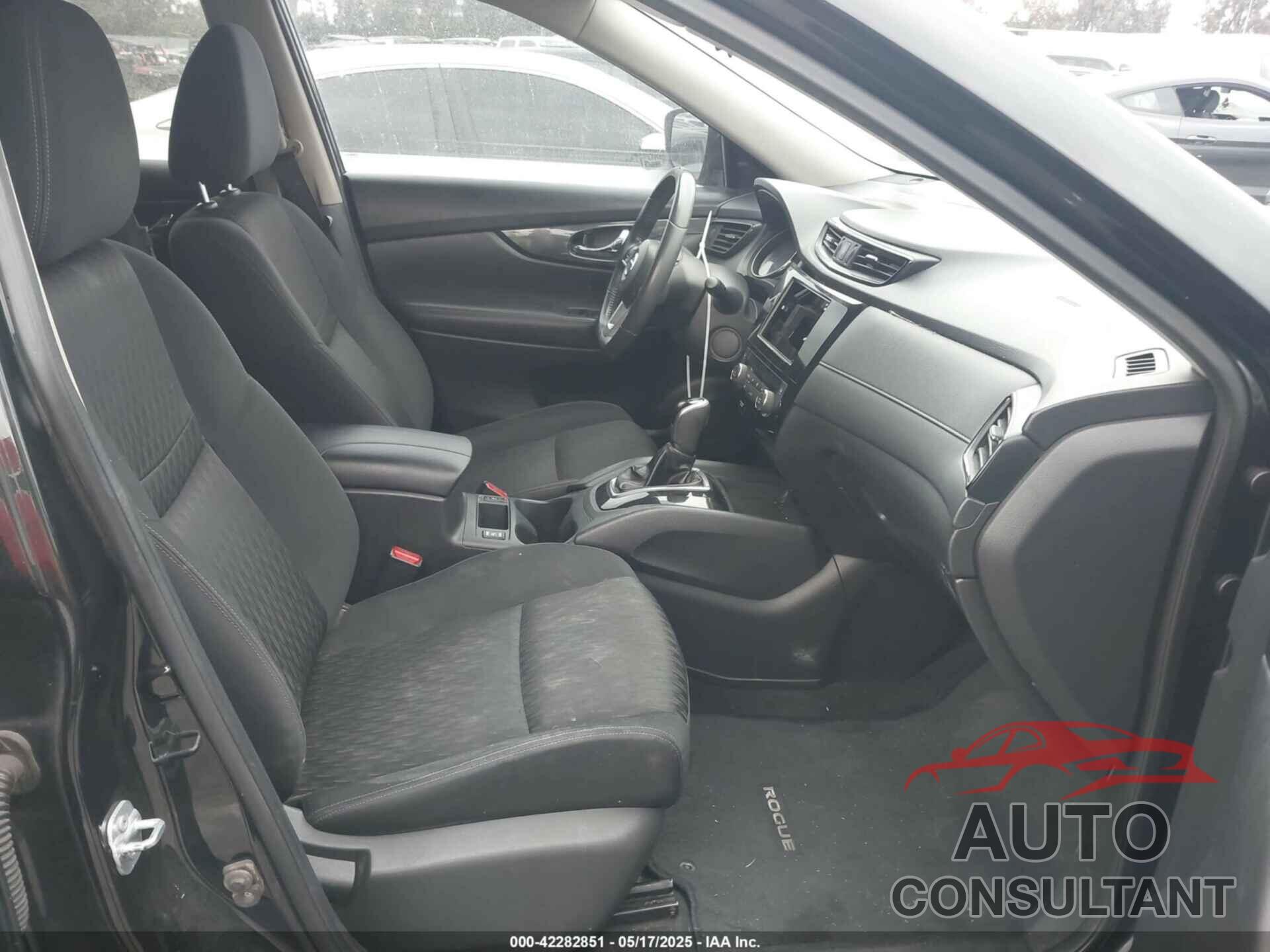 NISSAN ROGUE 2017 - KNMAT2MV6HP542218